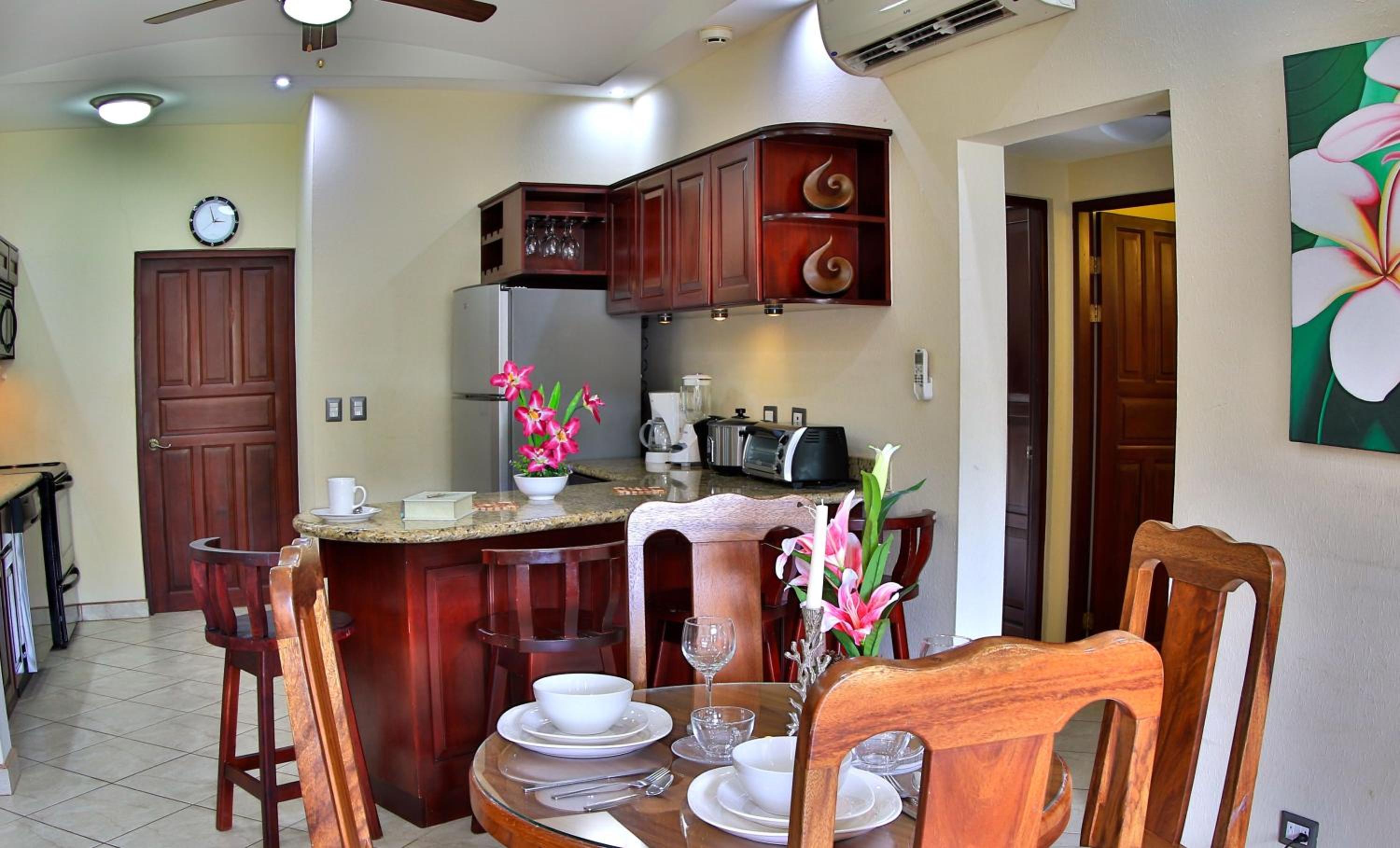 The Oaks Tamarindo Pool Front Condominiums fast wifi
