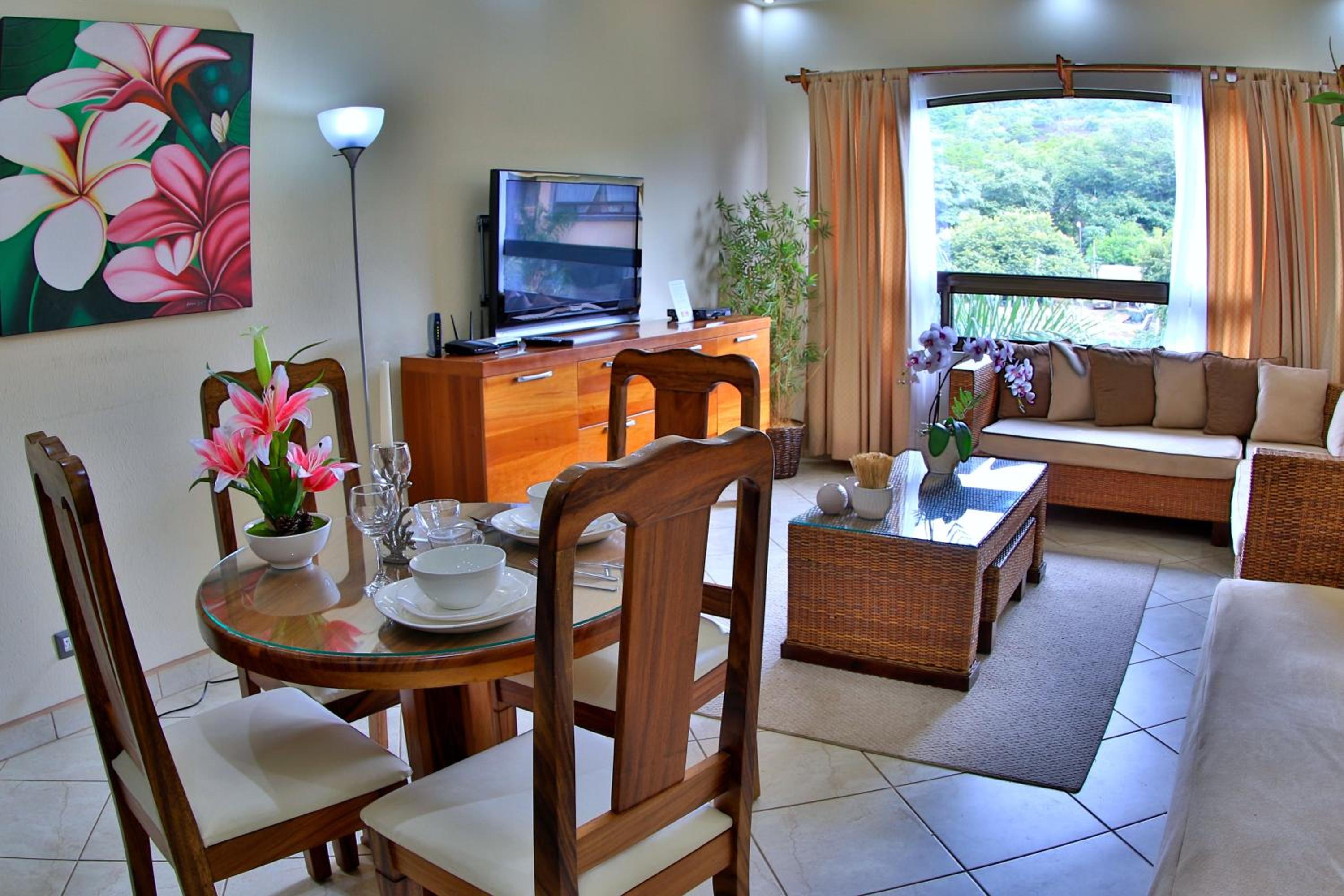 The Oaks Tamarindo Pool Front Condominiums fast wifi