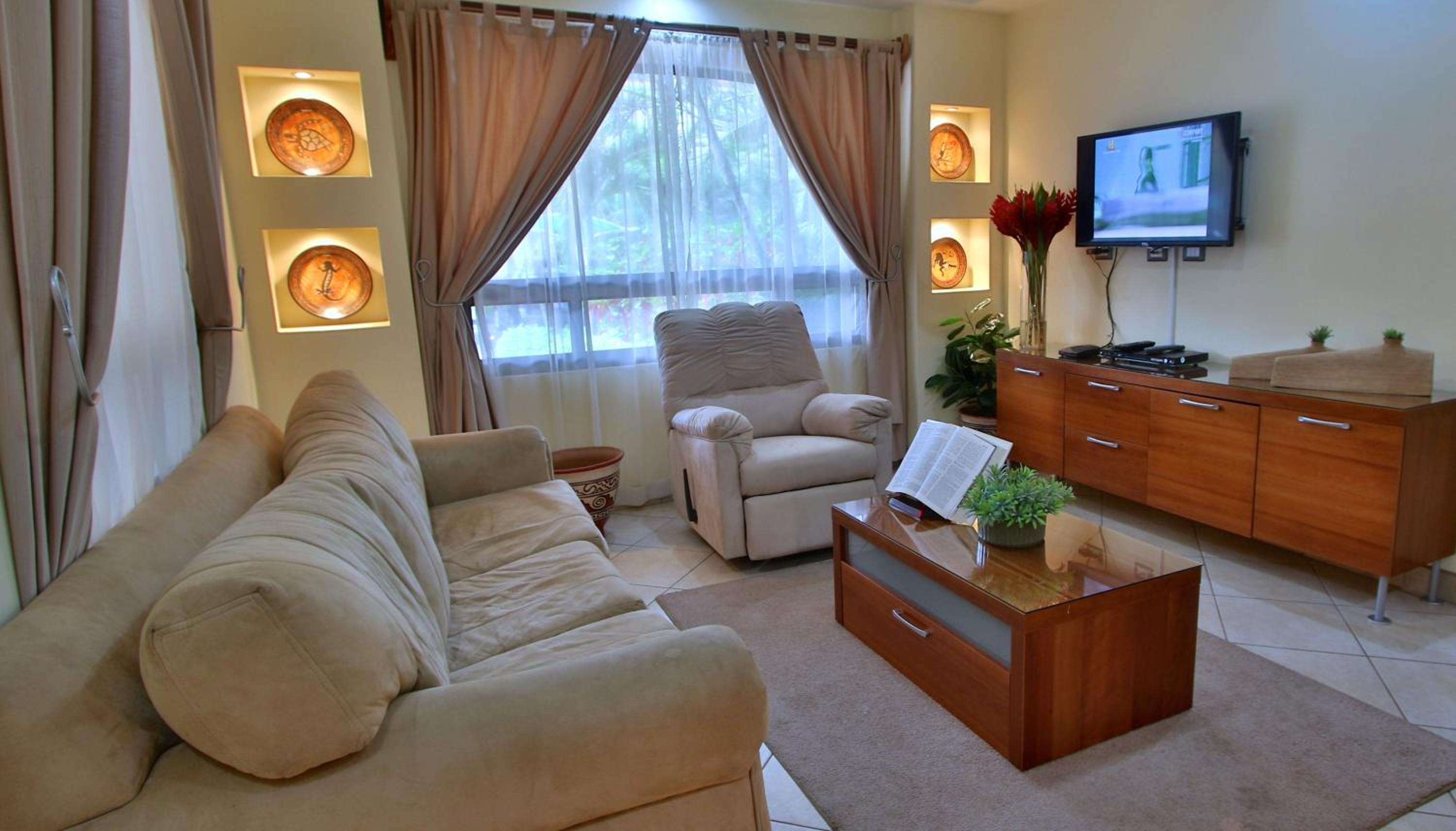 The Oaks Tamarindo Pool Front Condominiums fast wifi