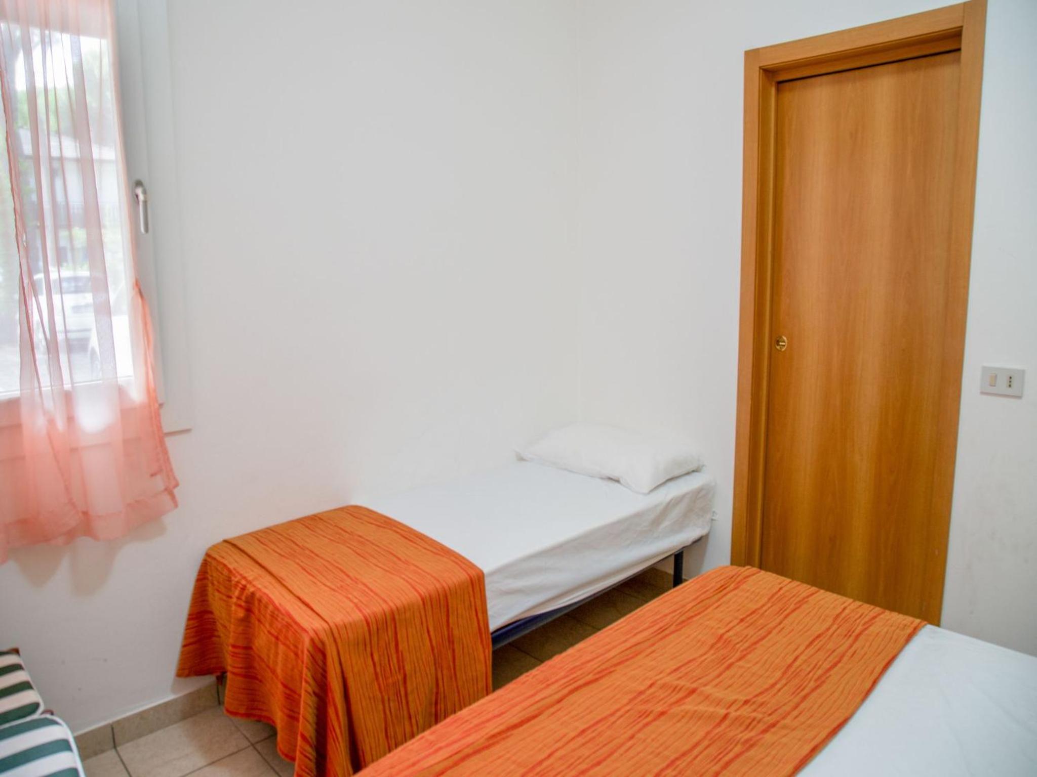 Great accommodation with a lovely patio