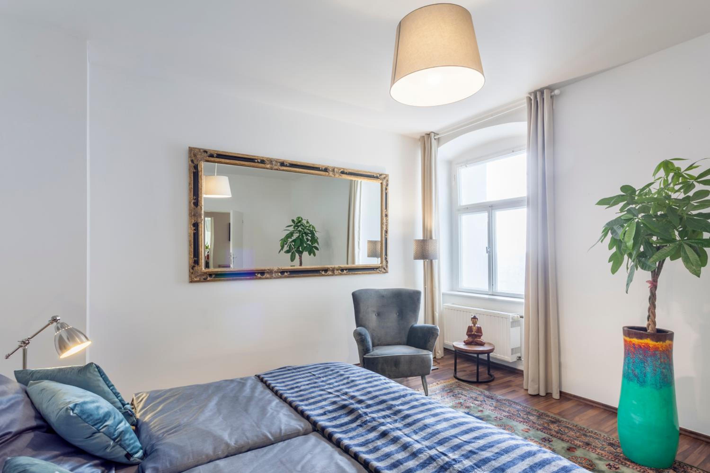 The Rheinsberger Mitte, 80m2, 2BR & Living Room, downtown location, Sleeps 6