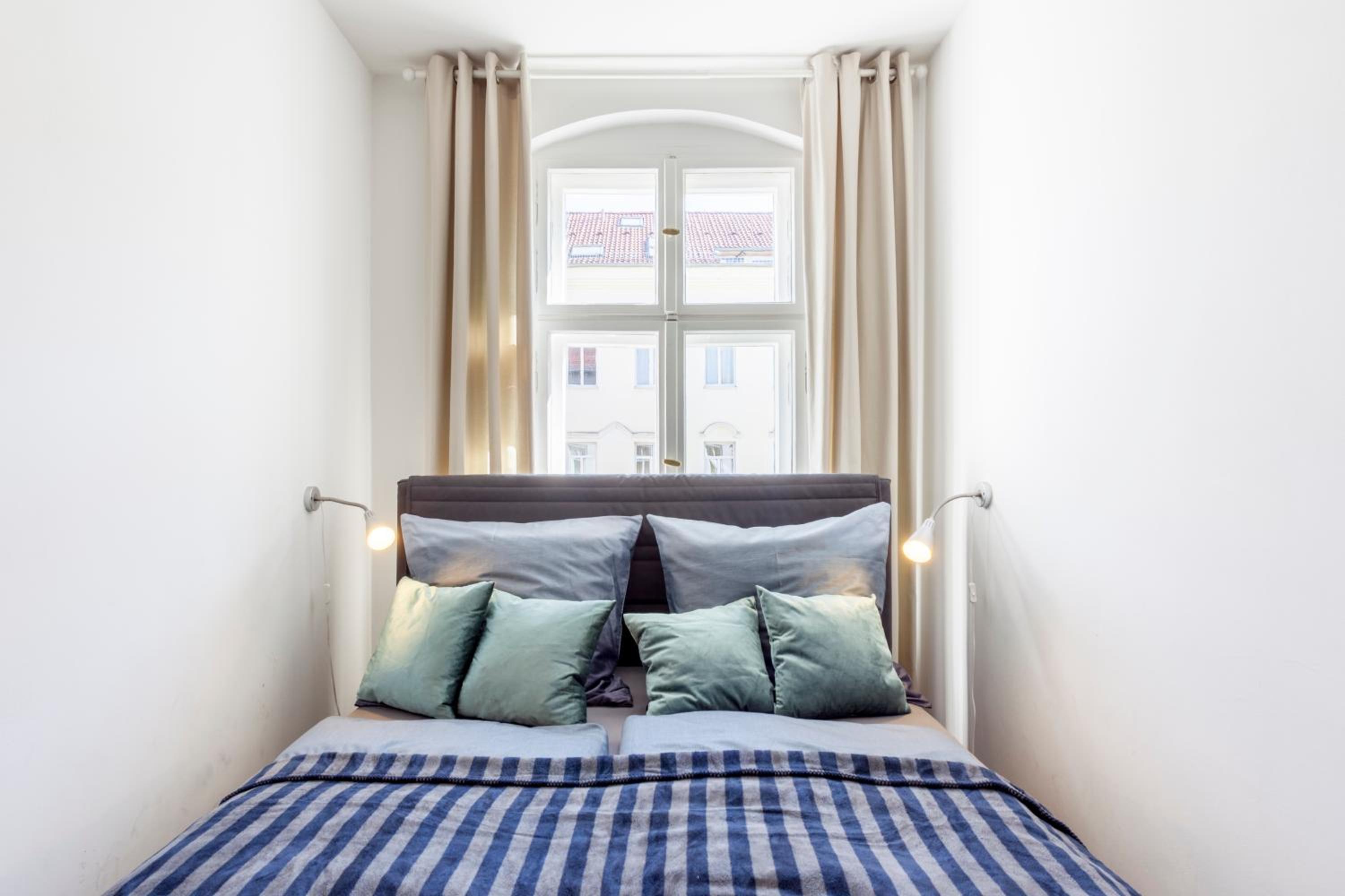 The Rheinsberger Mitte, 80m2, 2BR & Living Room, downtown location, Sleeps 6