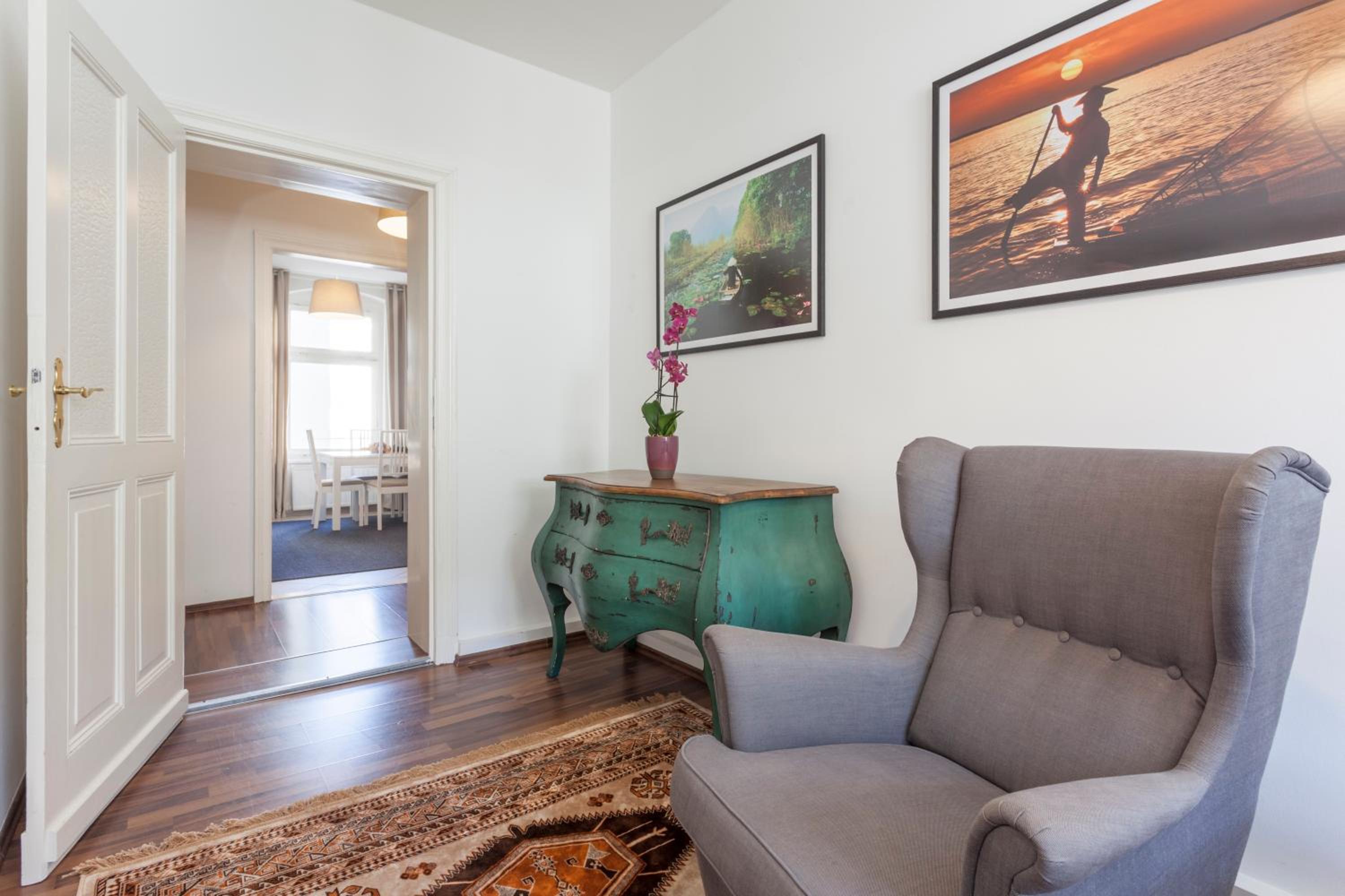 The Rheinsberger Mitte, 80m2, 2BR & Living Room, downtown location, Sleeps 6