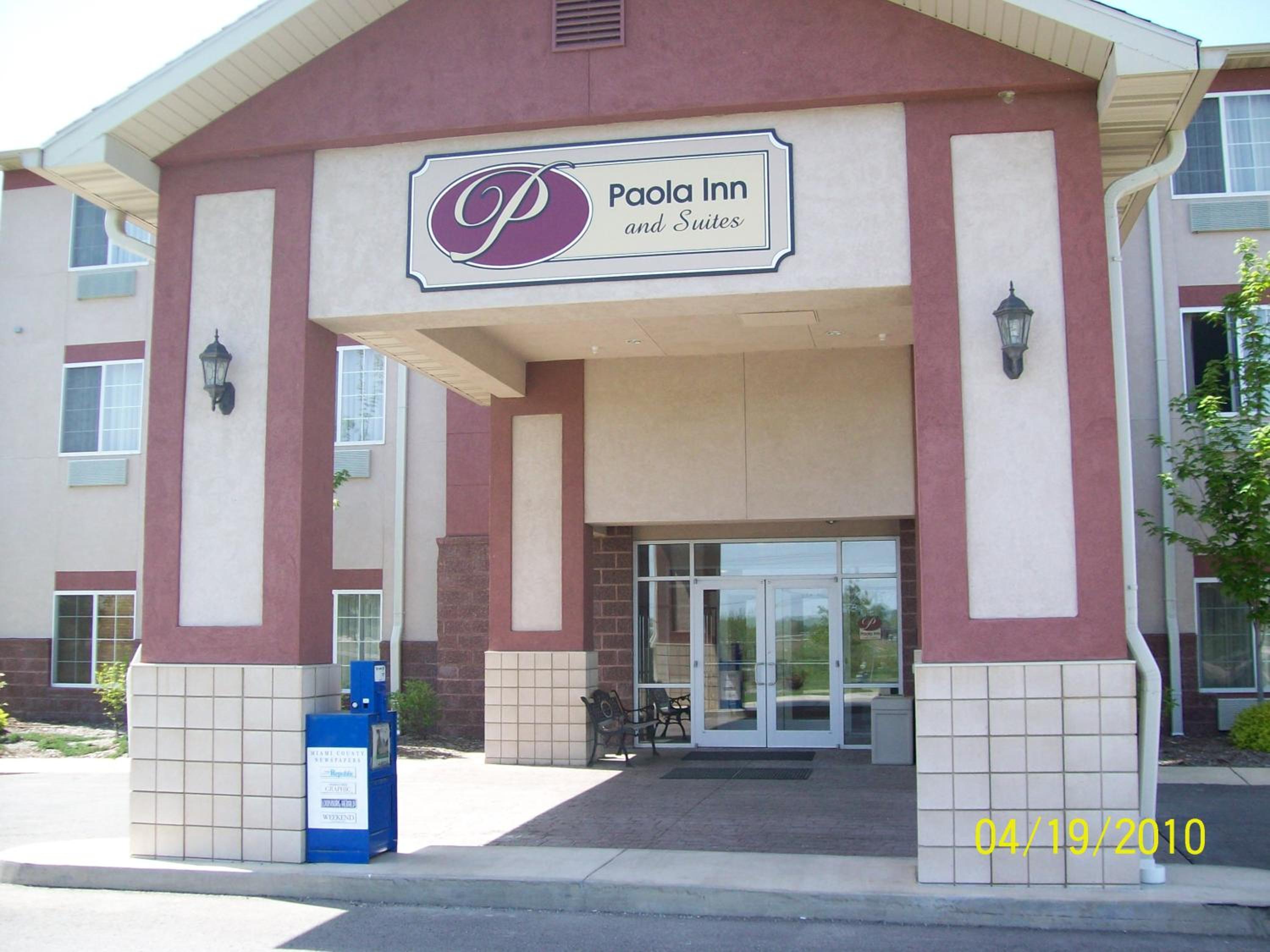 Paola Inn and Suites