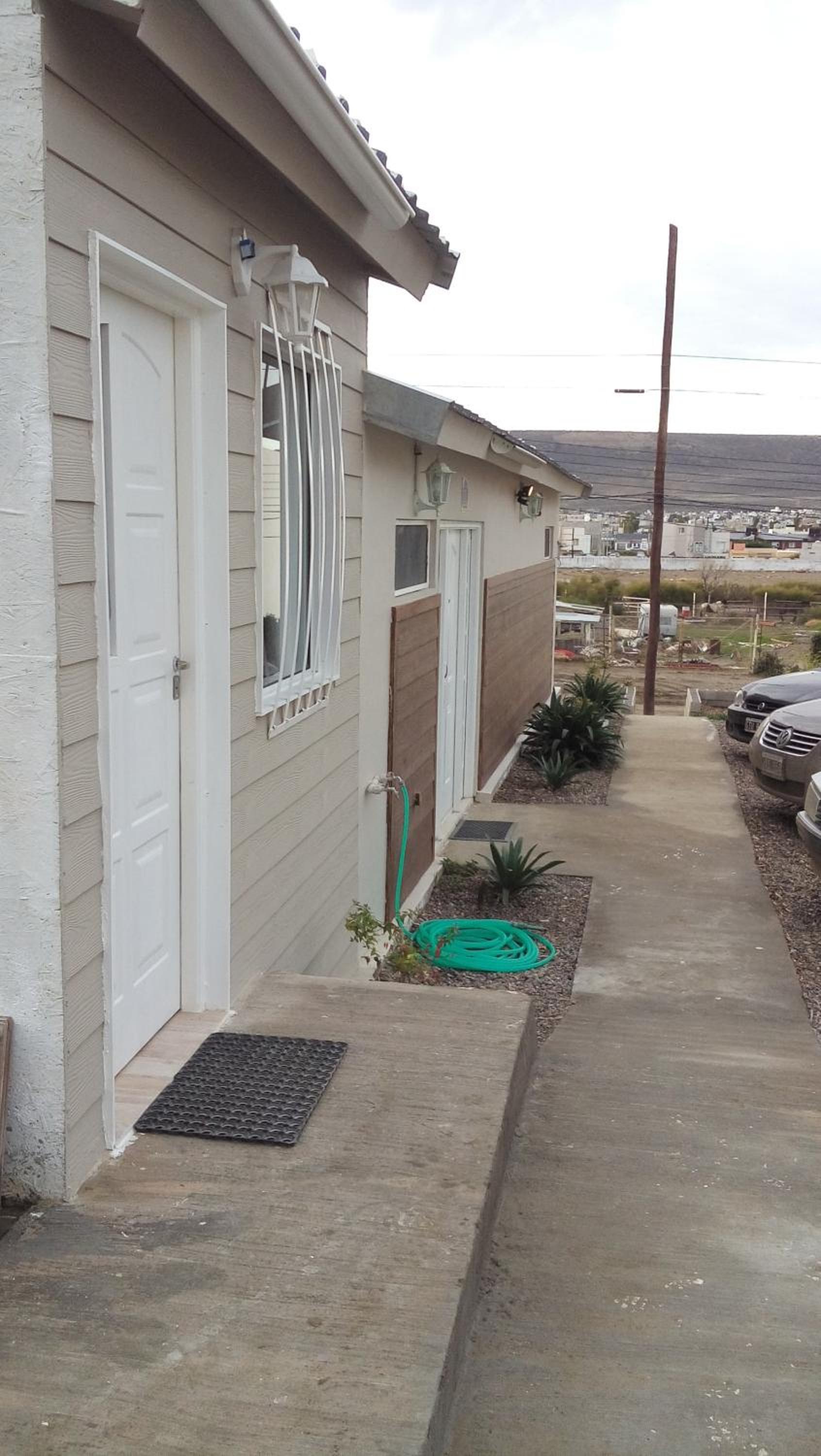 El Pueblo Aparts - Rada Tilly