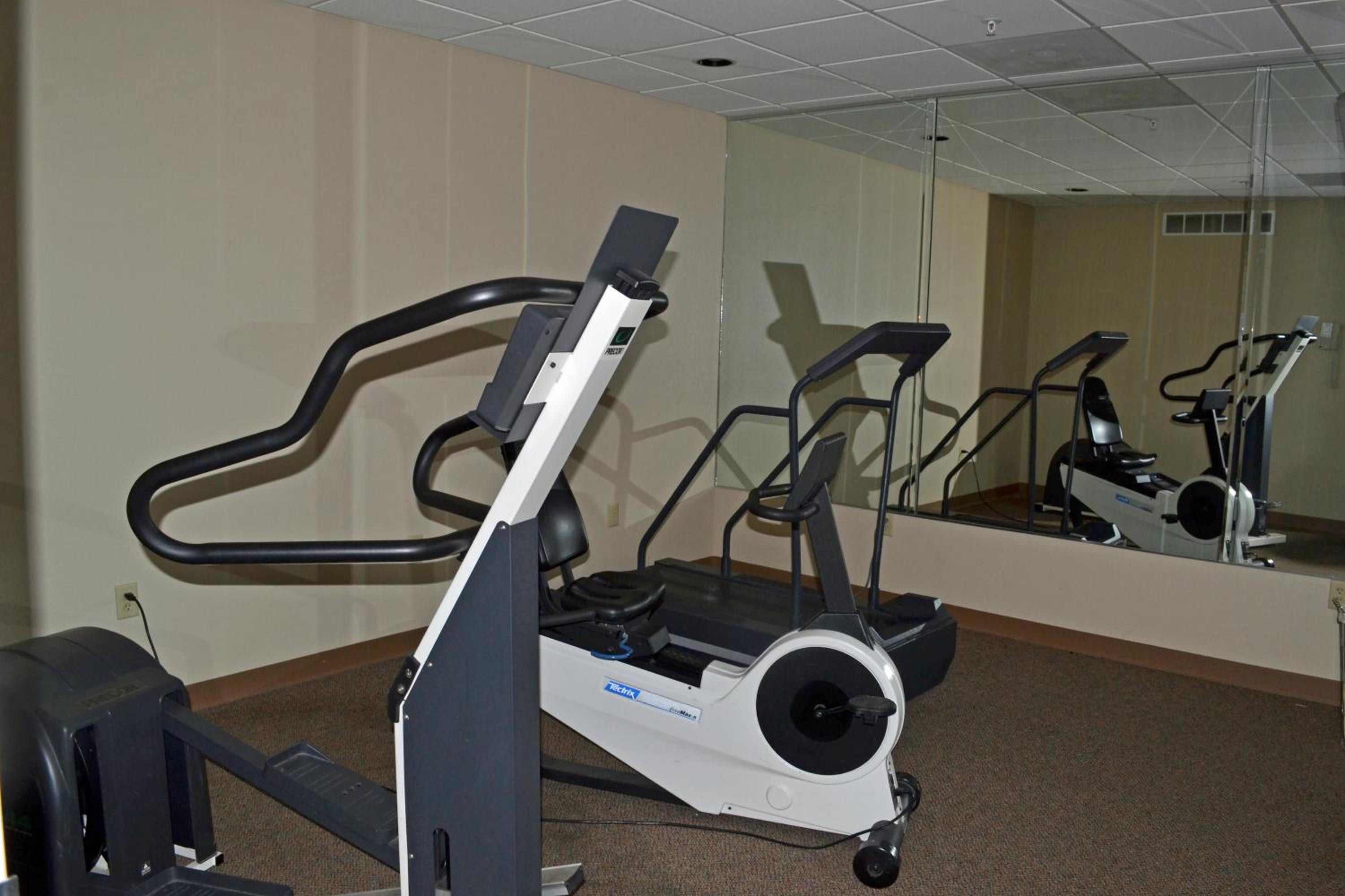 Paola Inn and Suites