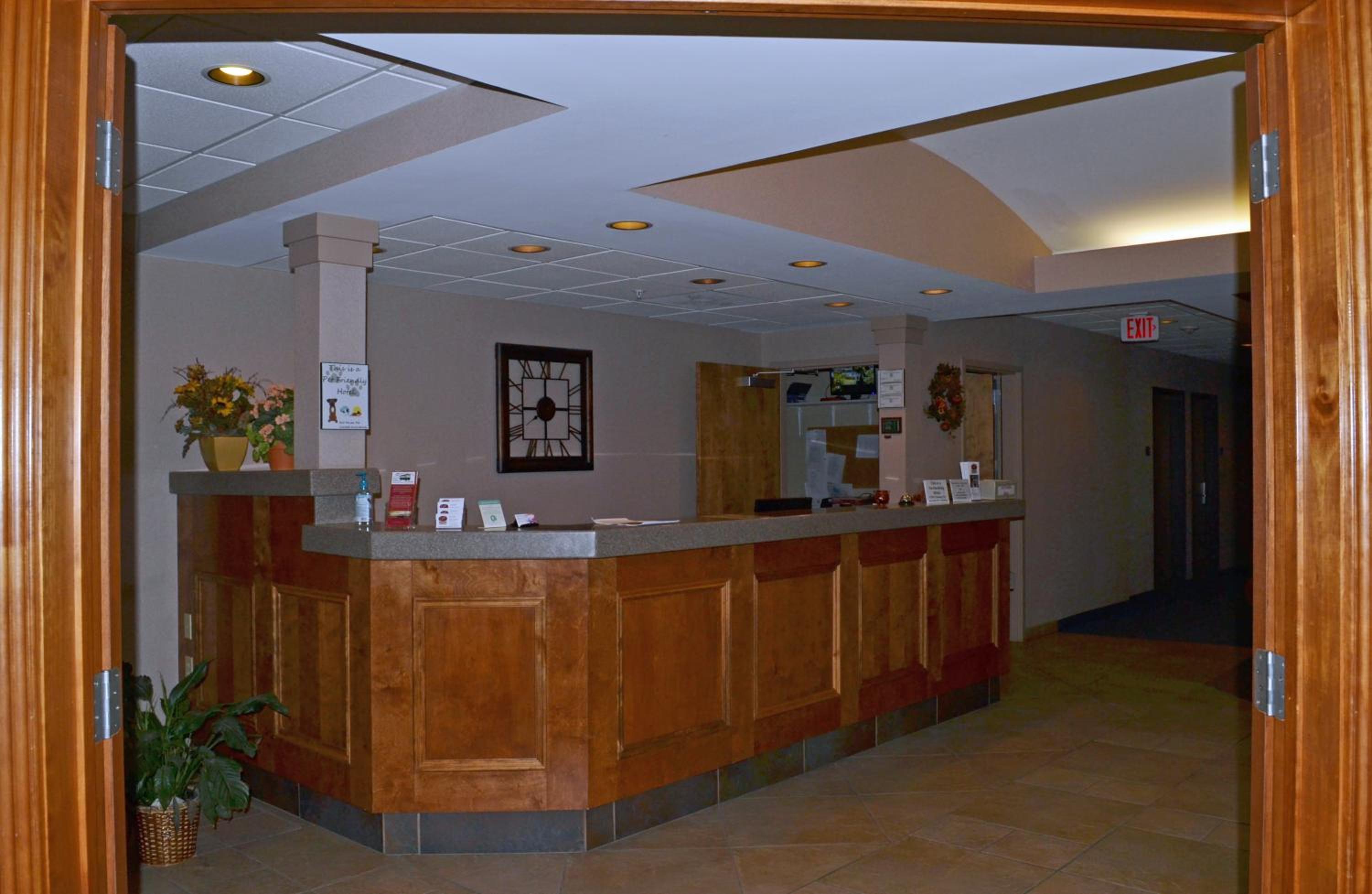 Paola Inn and Suites