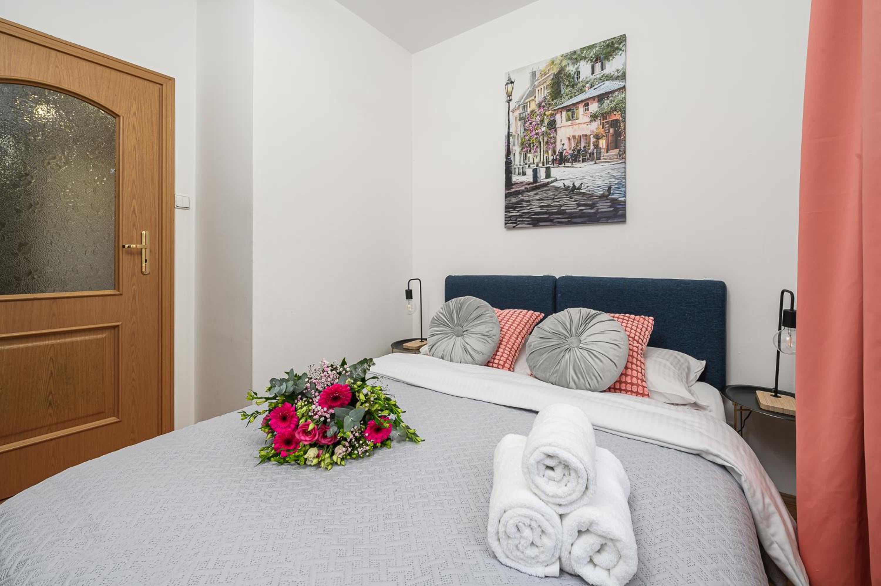 Lumina apartment for family in center Warsaw