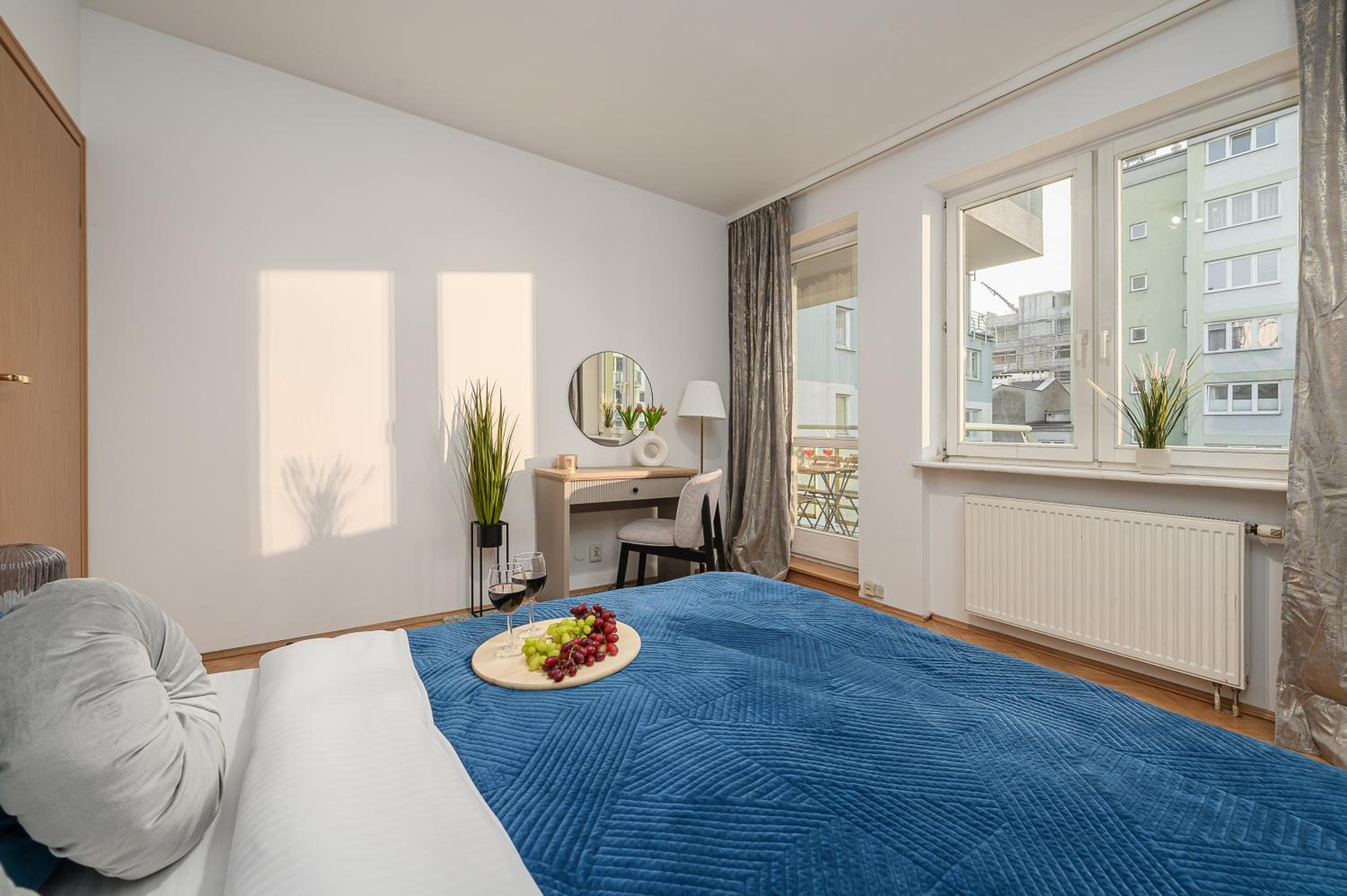 Lumina apartment for family in center Warsaw