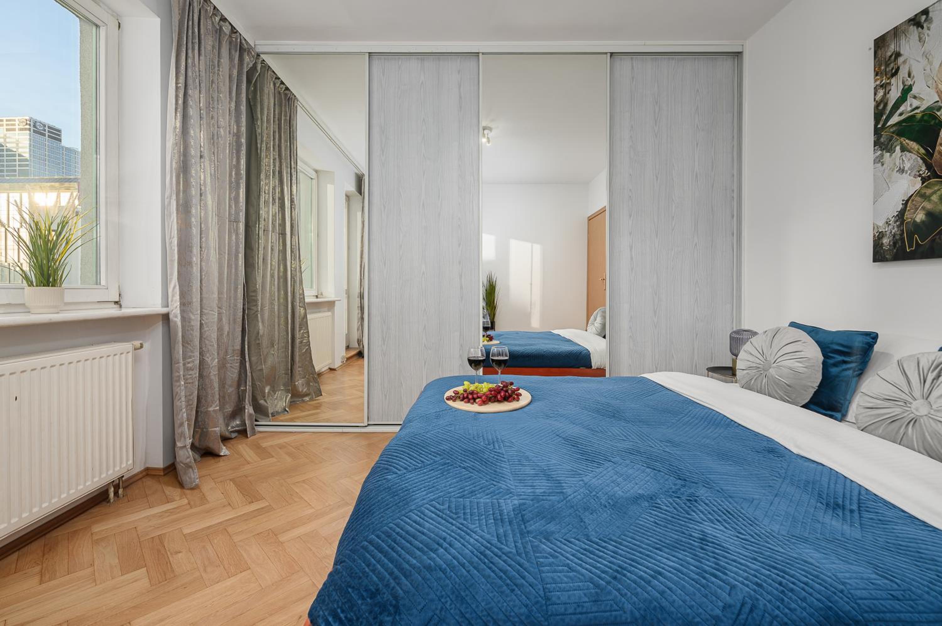 Lumina apartment for family in center Warsaw