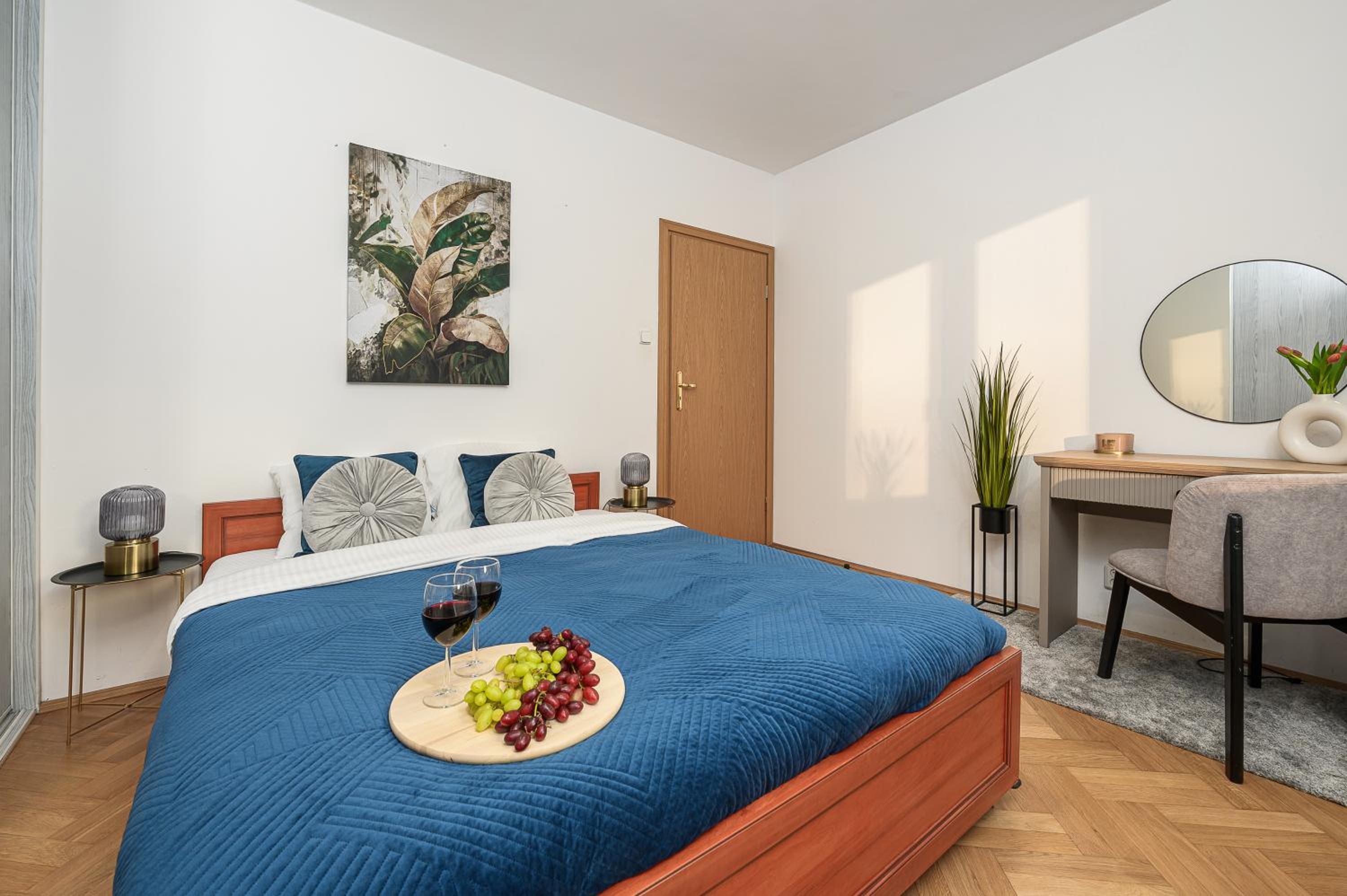 Lumina apartment for family in center Warsaw