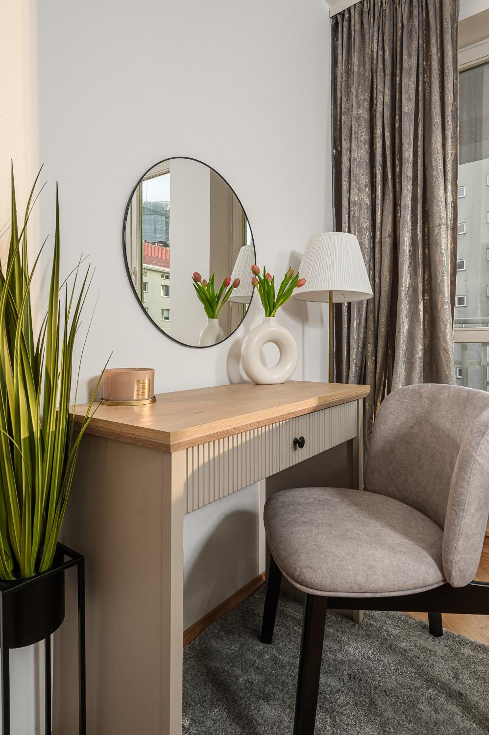 Lumina apartment for family in center Warsaw