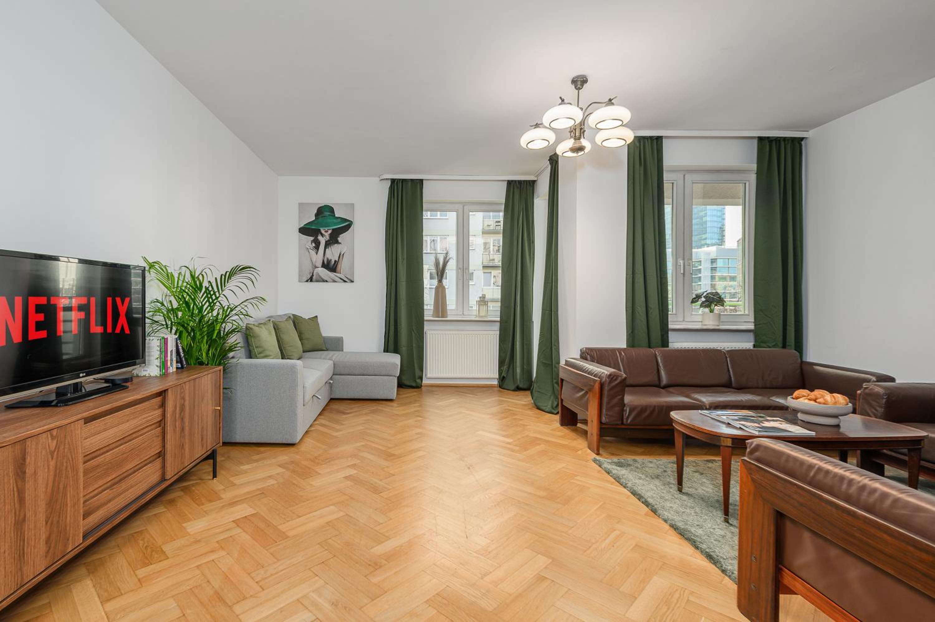 Lumina apartment for family in center Warsaw