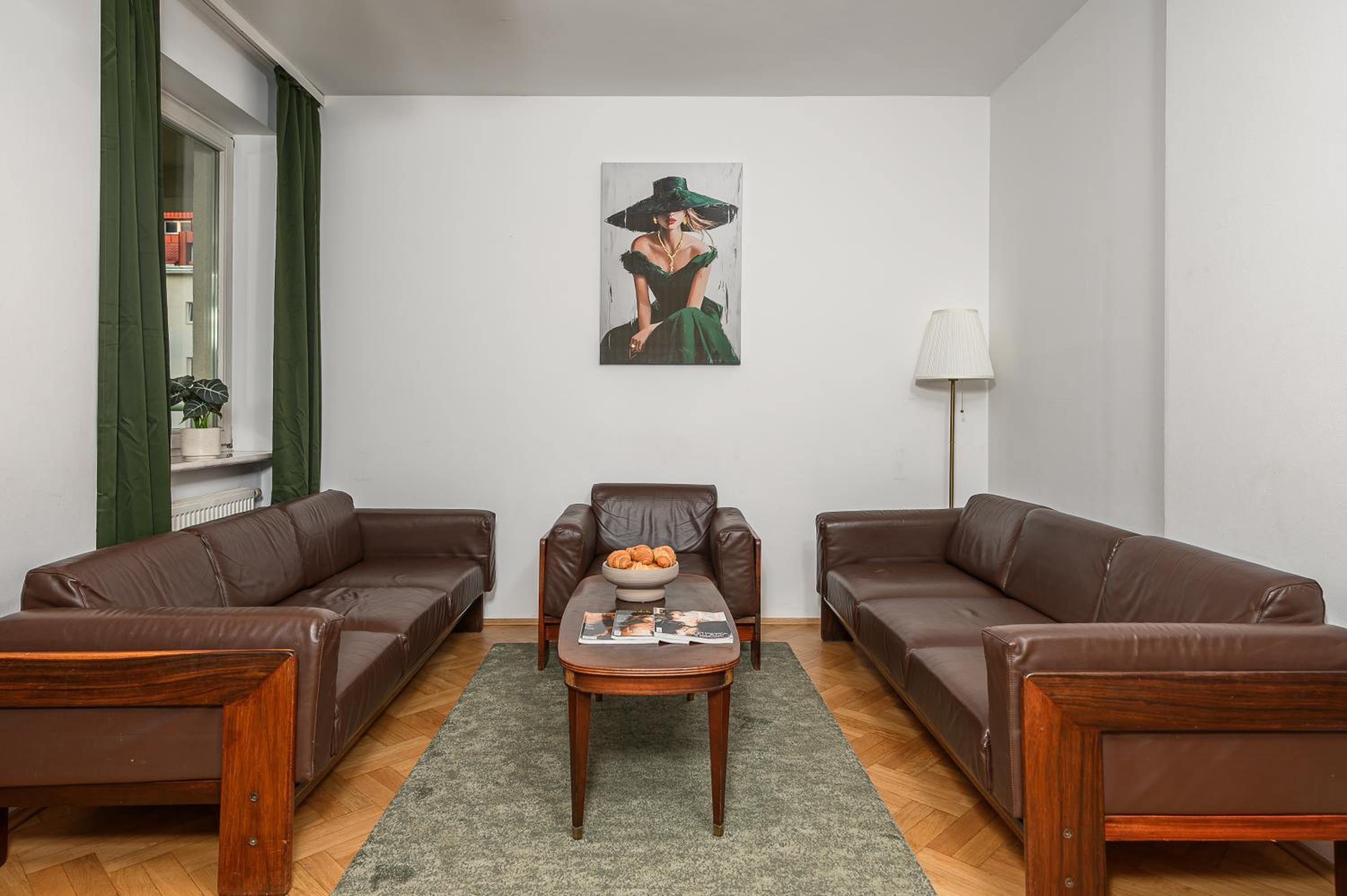 Lumina apartment for family in center Warsaw