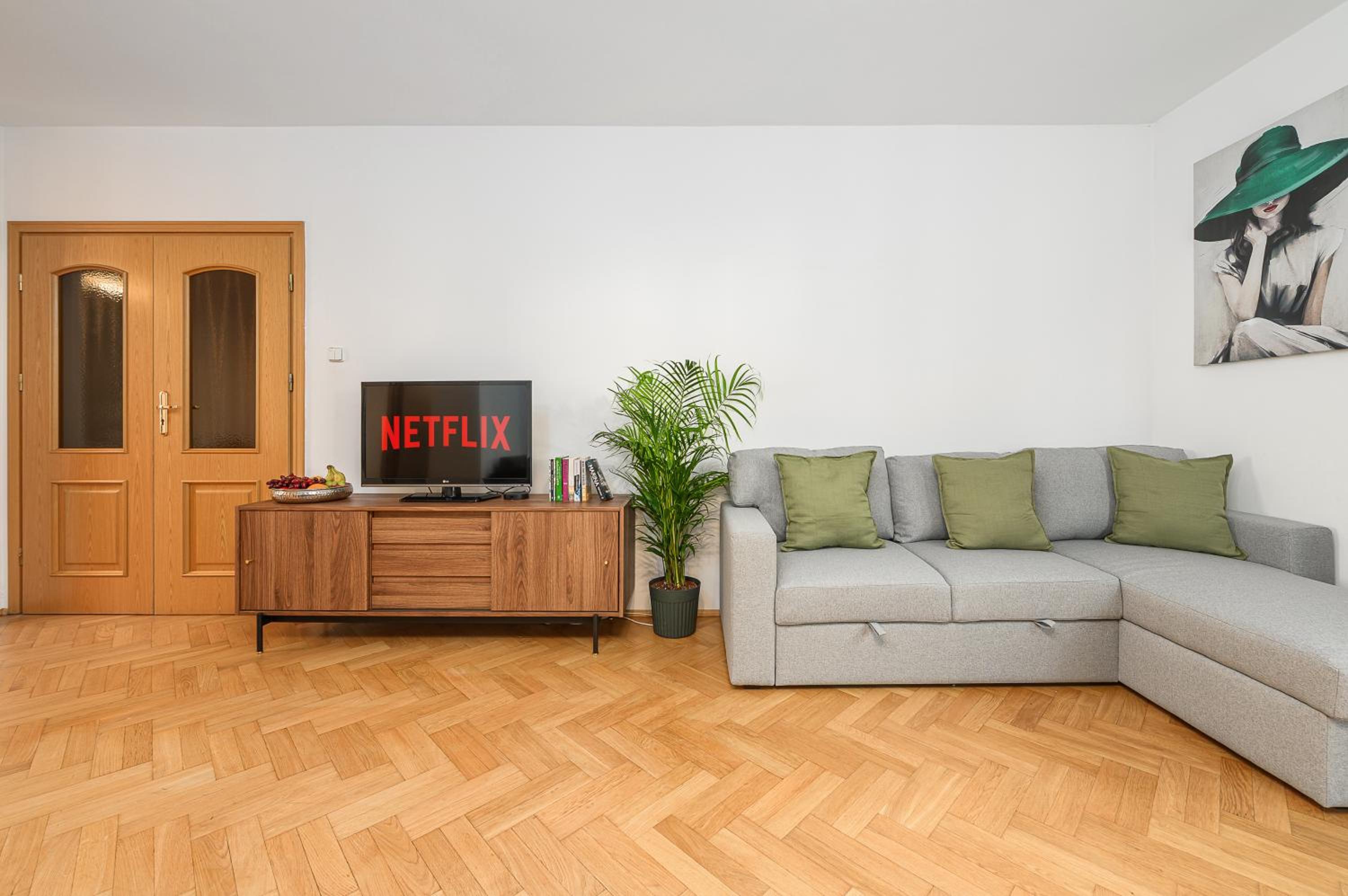Lumina apartment for family in center Warsaw