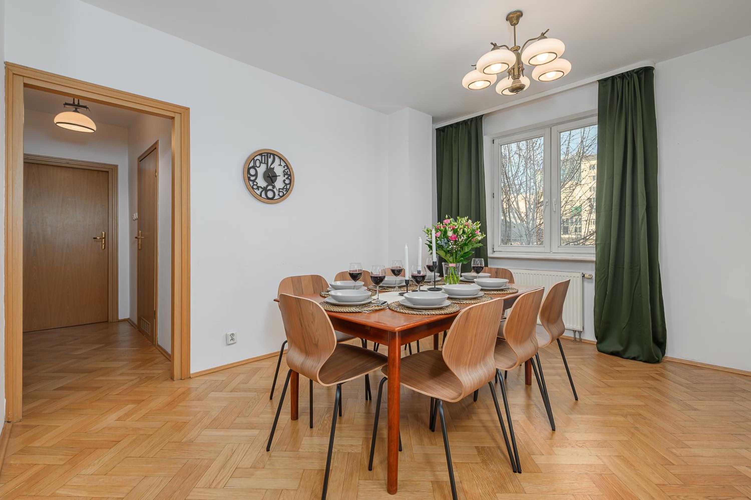 Lumina apartment for family in center Warsaw