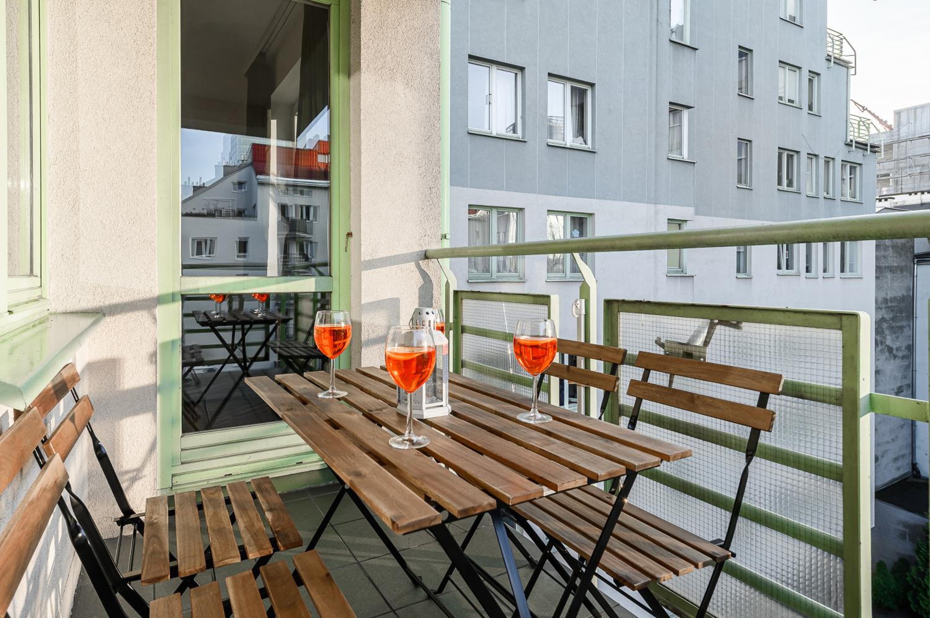 Lumina apartment for family in center Warsaw