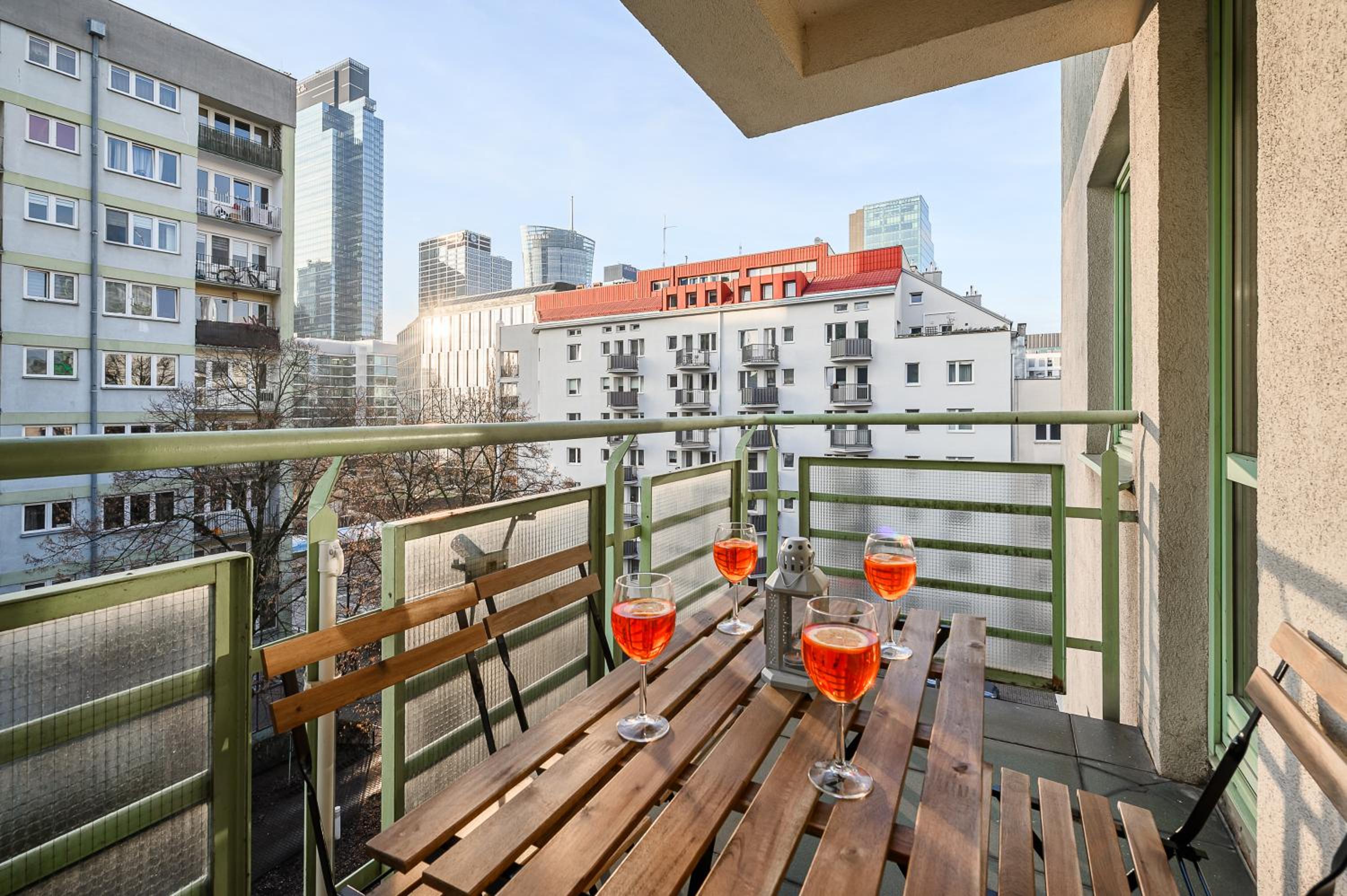 Lumina apartment for family in center Warsaw