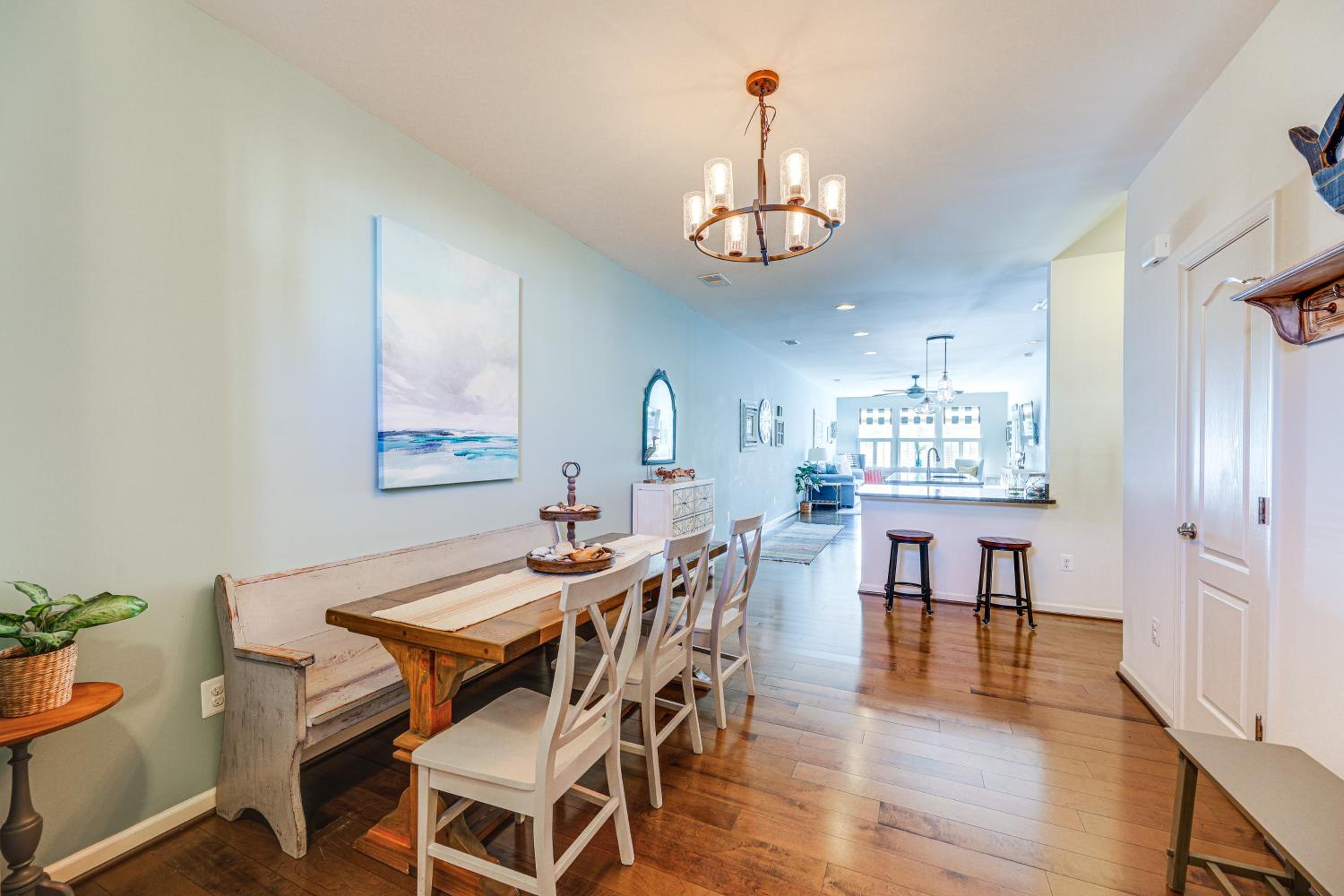 Shuttle to Beach, Relax on Patio! Millville Escape