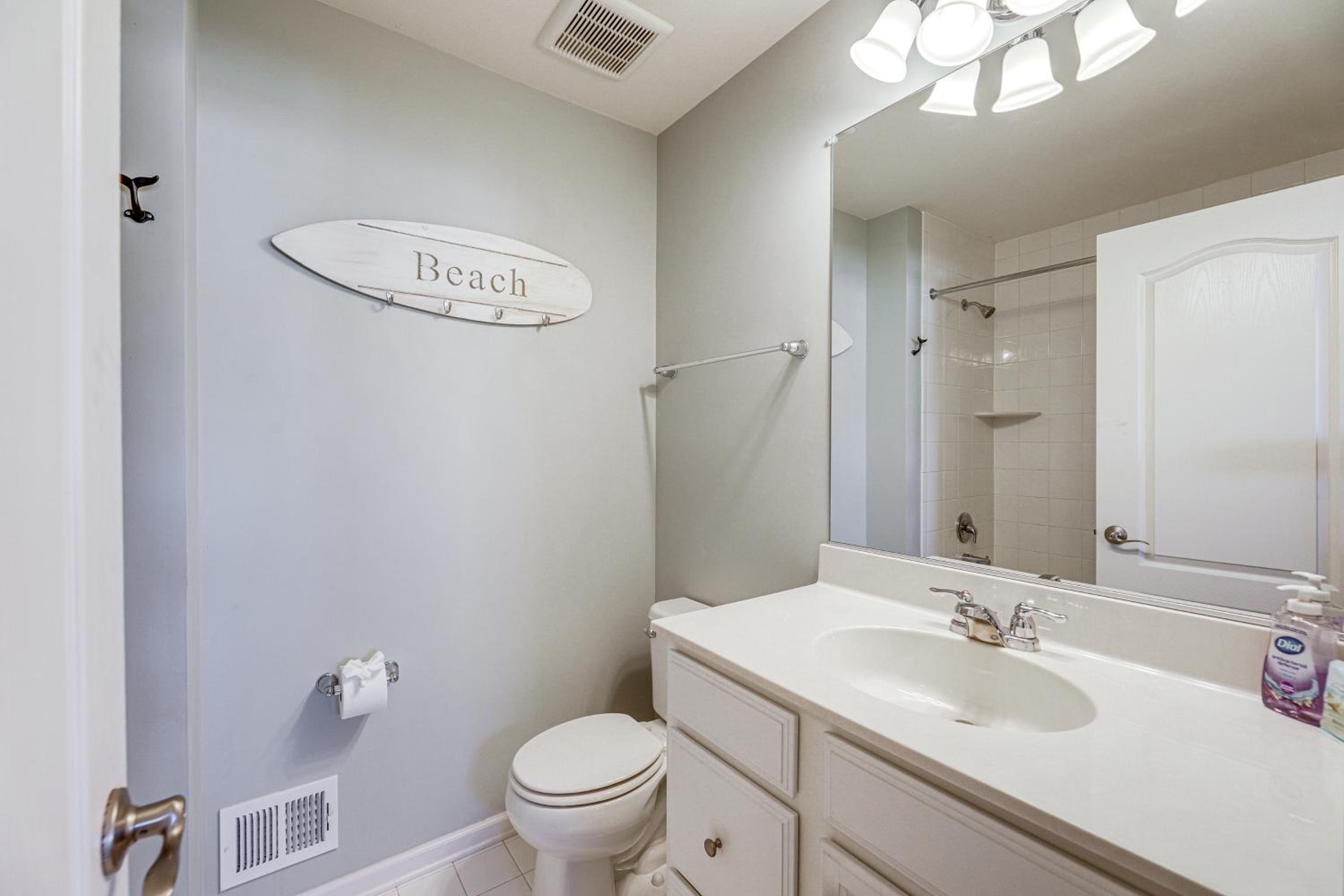Shuttle to Beach, Relax on Patio! Millville Escape