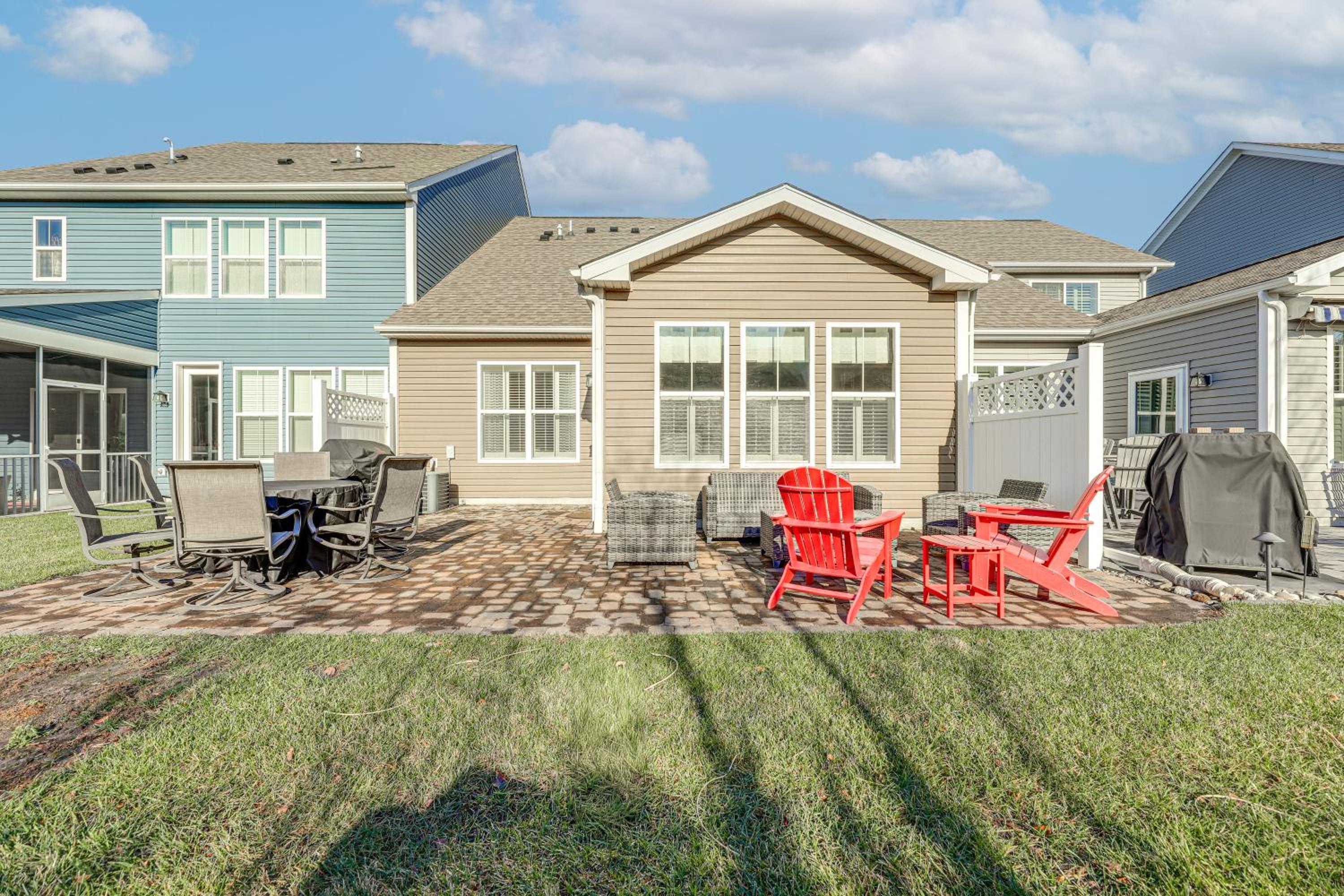 Shuttle to Beach, Relax on Patio! Millville Escape
