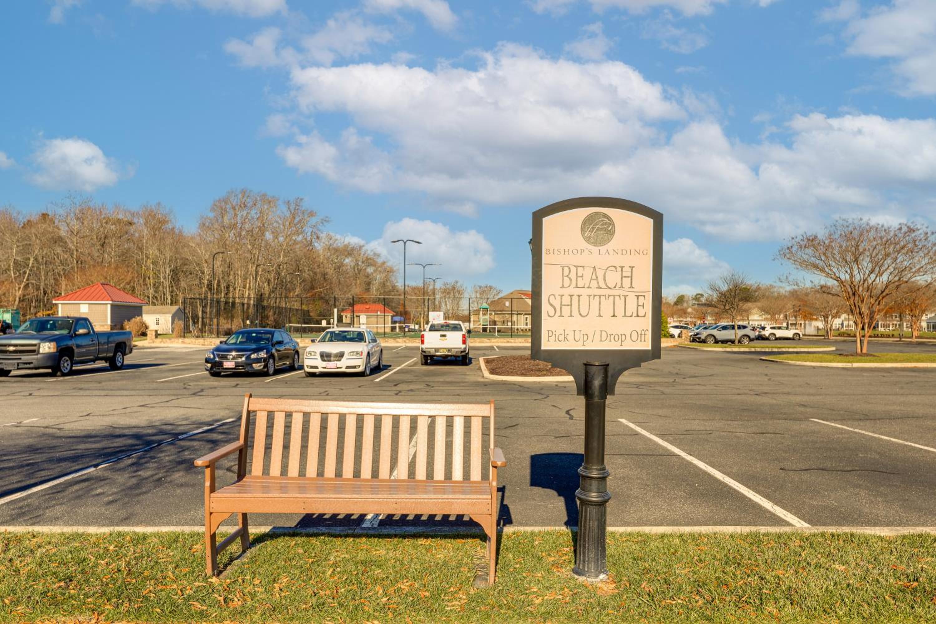 Shuttle to Beach, Relax on Patio! Millville Escape
