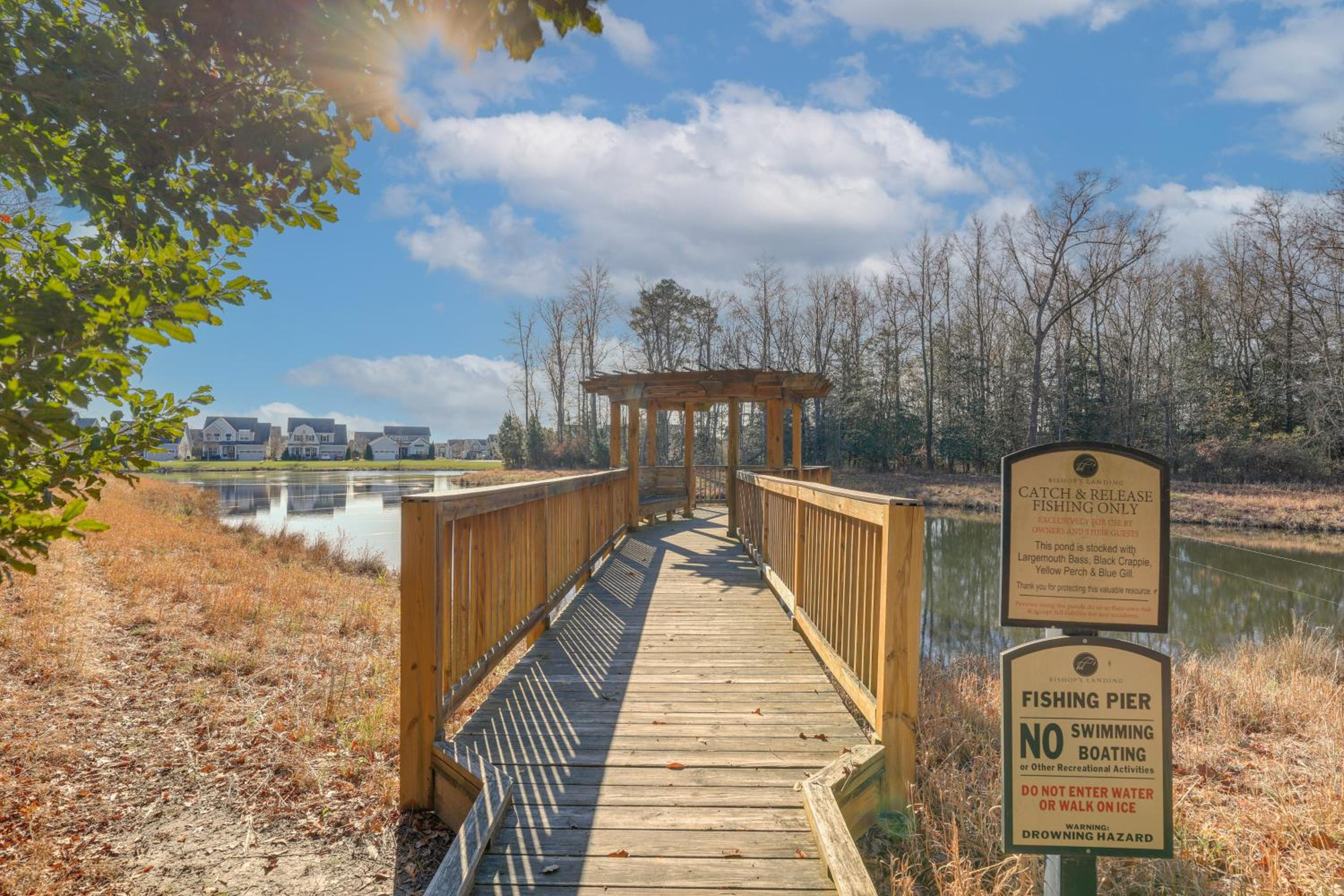 Shuttle to Beach, Relax on Patio! Millville Escape