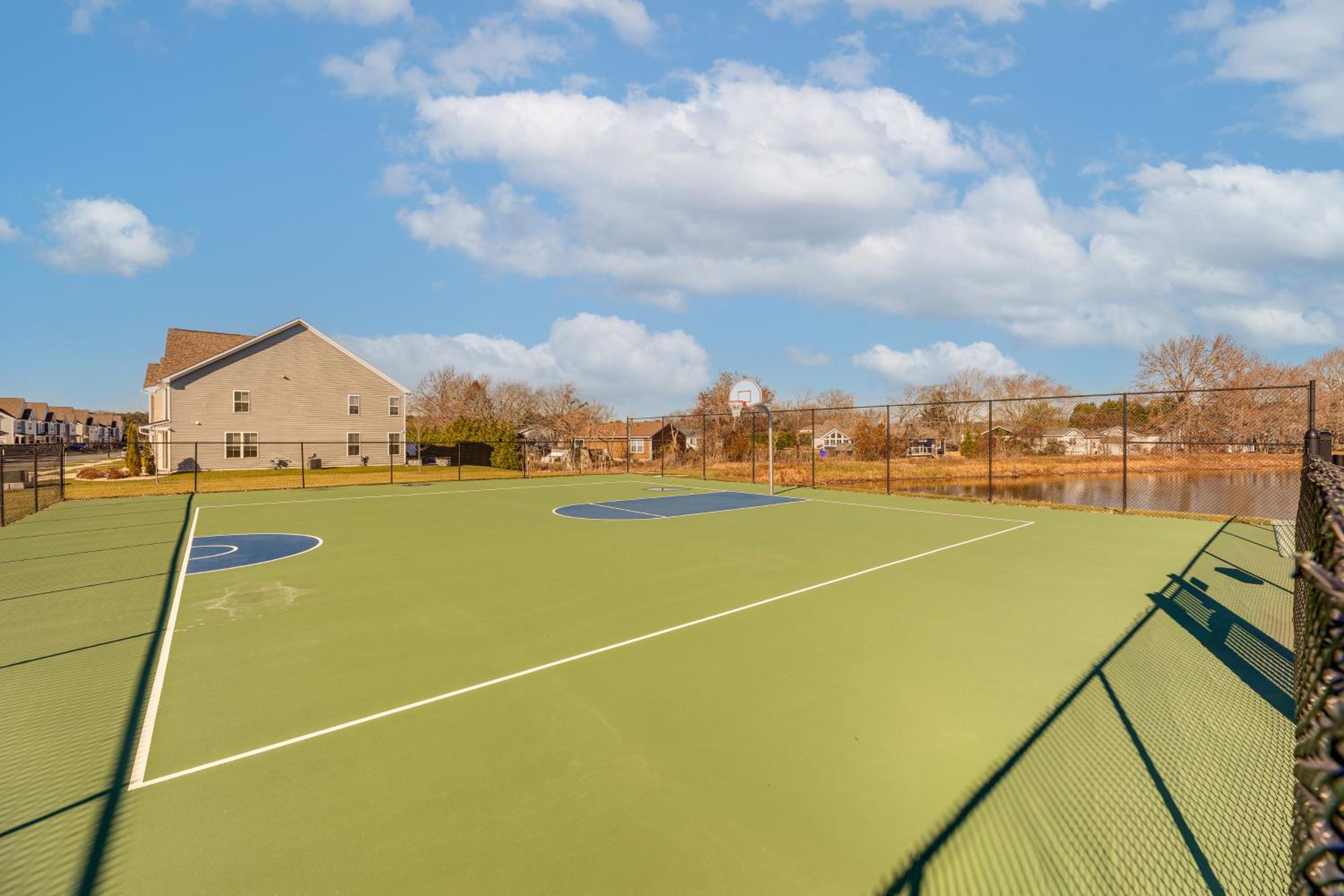 Shuttle to Beach, Relax on Patio! Millville Escape