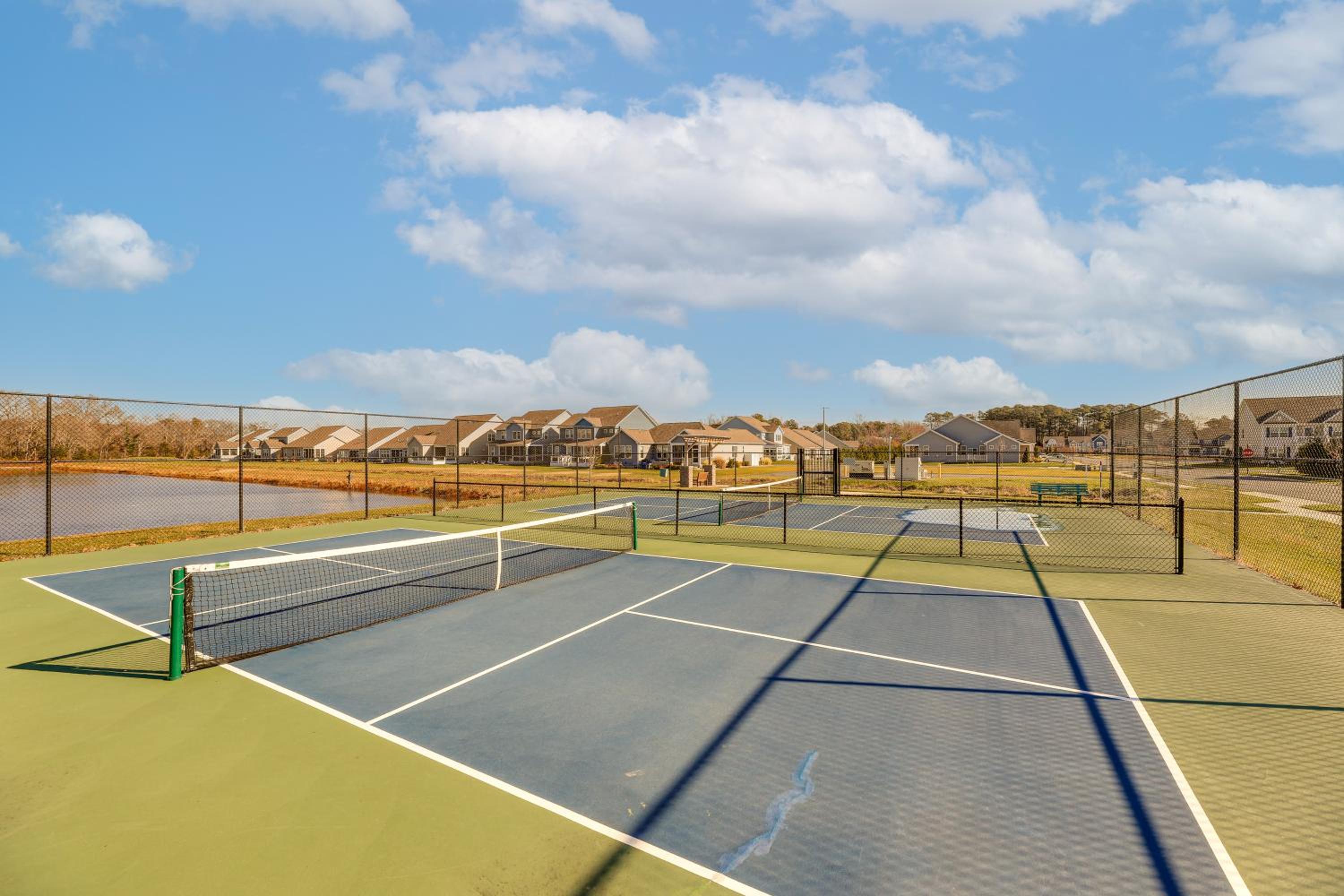 Shuttle to Beach, Relax on Patio! Millville Escape
