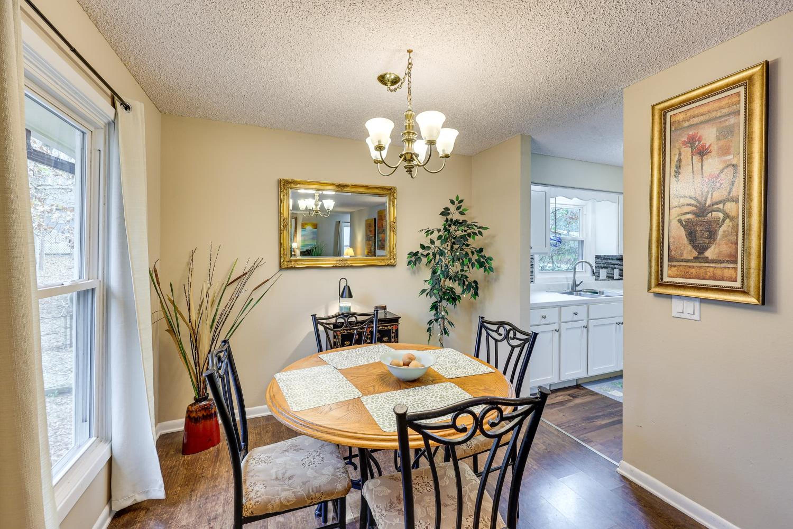 Near Lakes and Trails! Hot Springs Village Hideaway