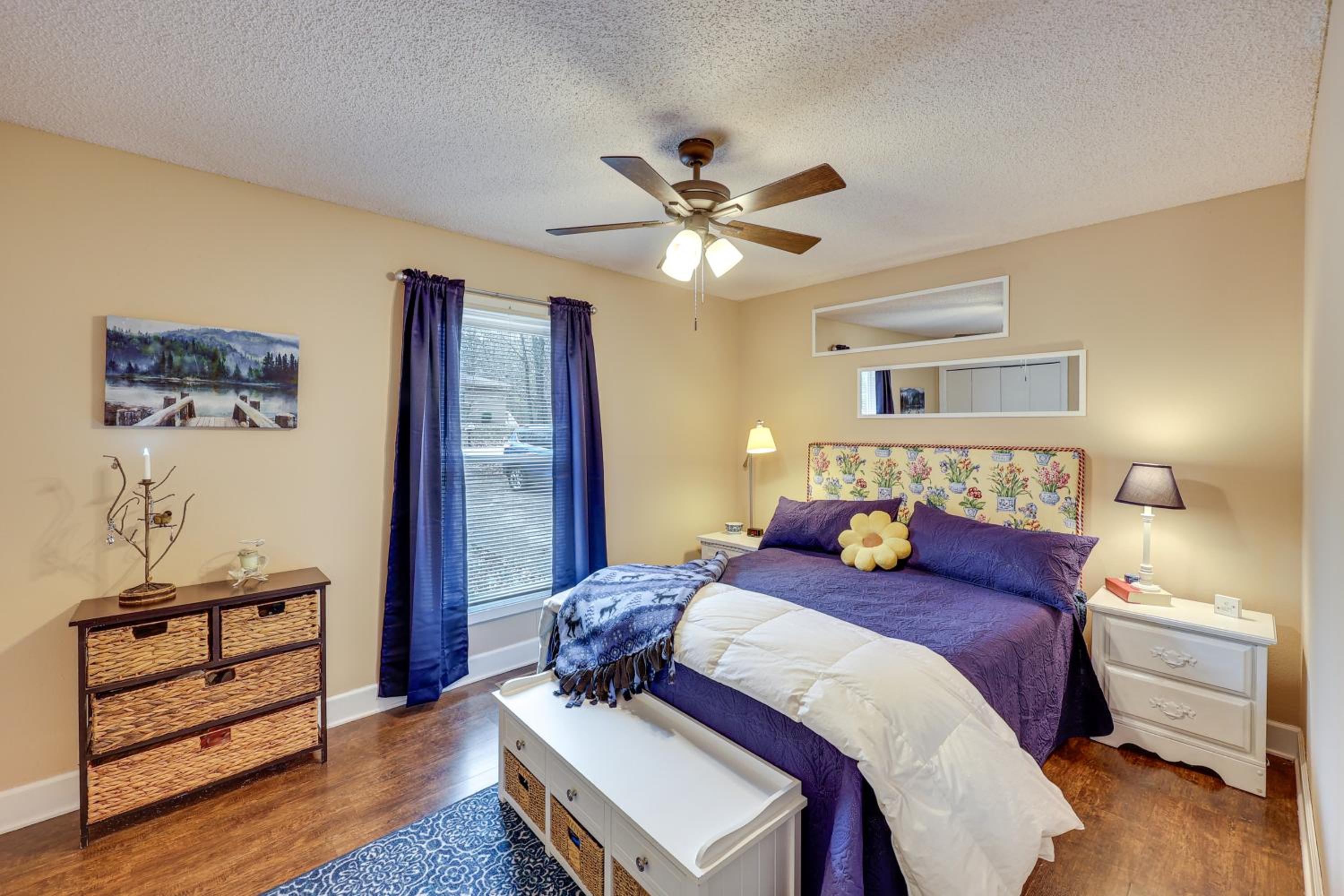 Near Lakes and Trails! Hot Springs Village Hideaway