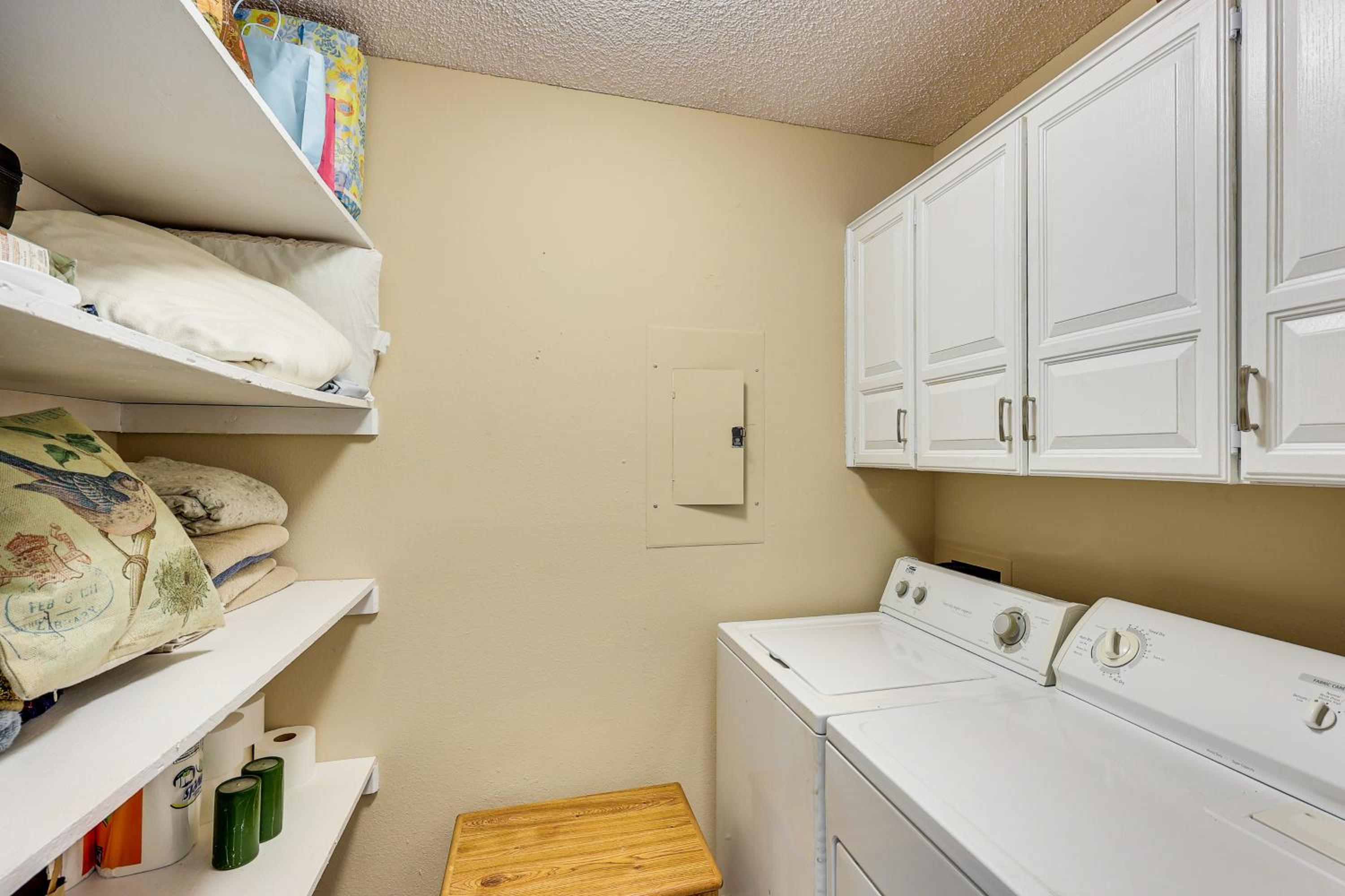 Near Lakes and Trails! Hot Springs Village Hideaway