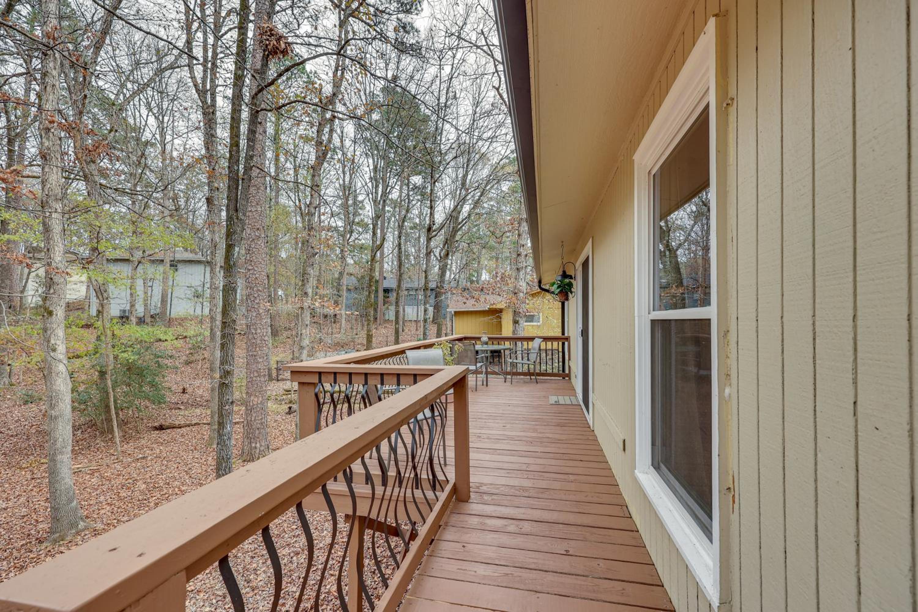 Near Lakes and Trails! Hot Springs Village Hideaway