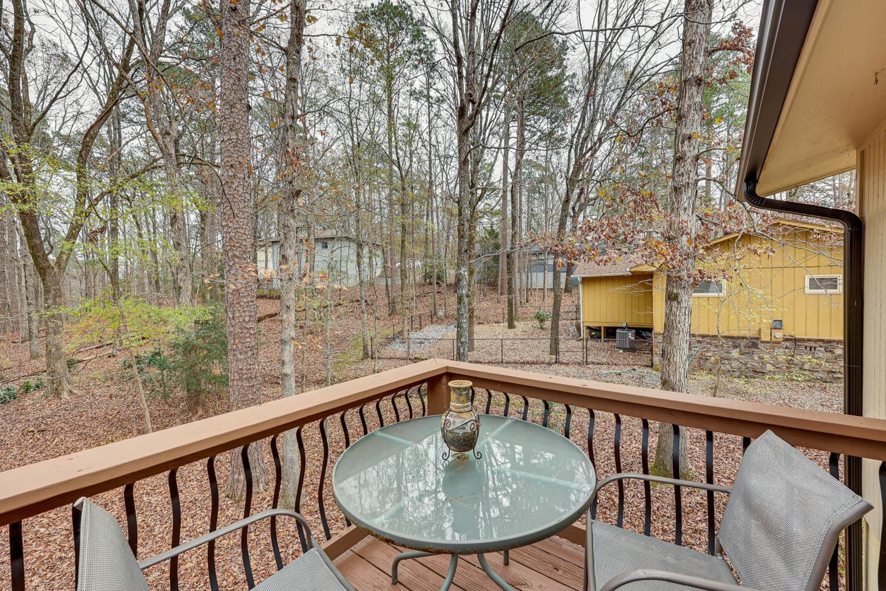 Near Lakes and Trails! Hot Springs Village Hideaway