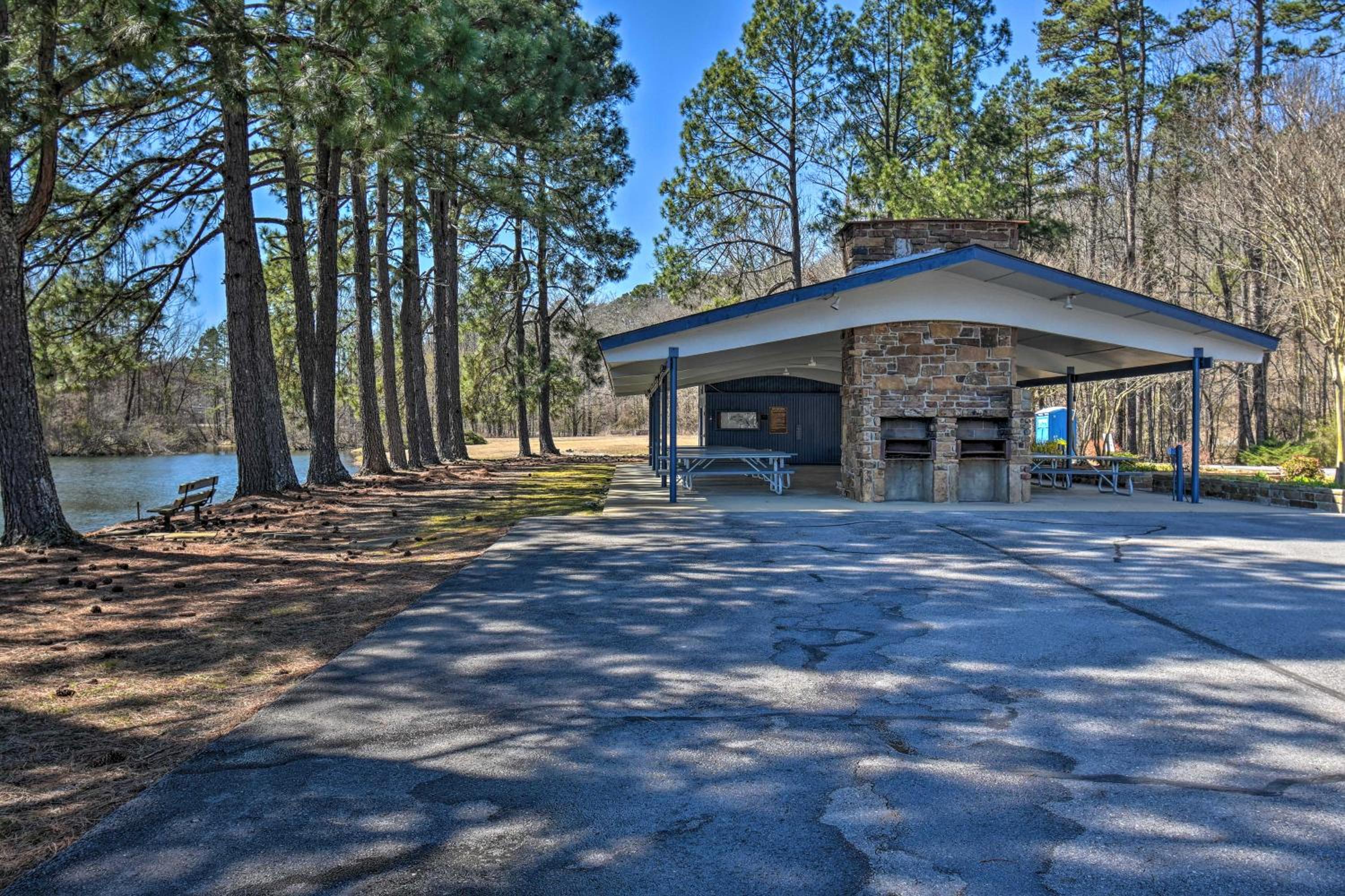 Near Lakes and Trails! Hot Springs Village Hideaway