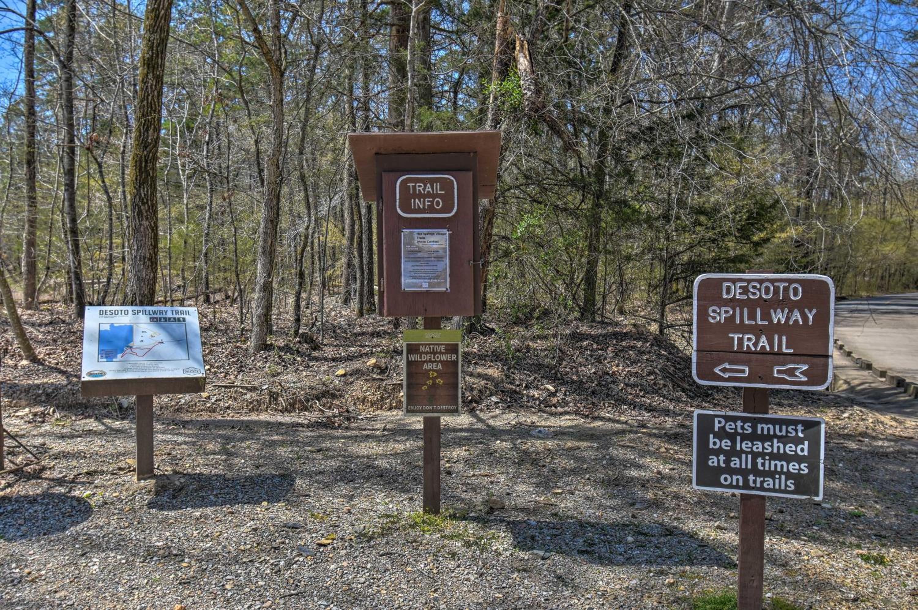Near Lakes and Trails! Hot Springs Village Hideaway