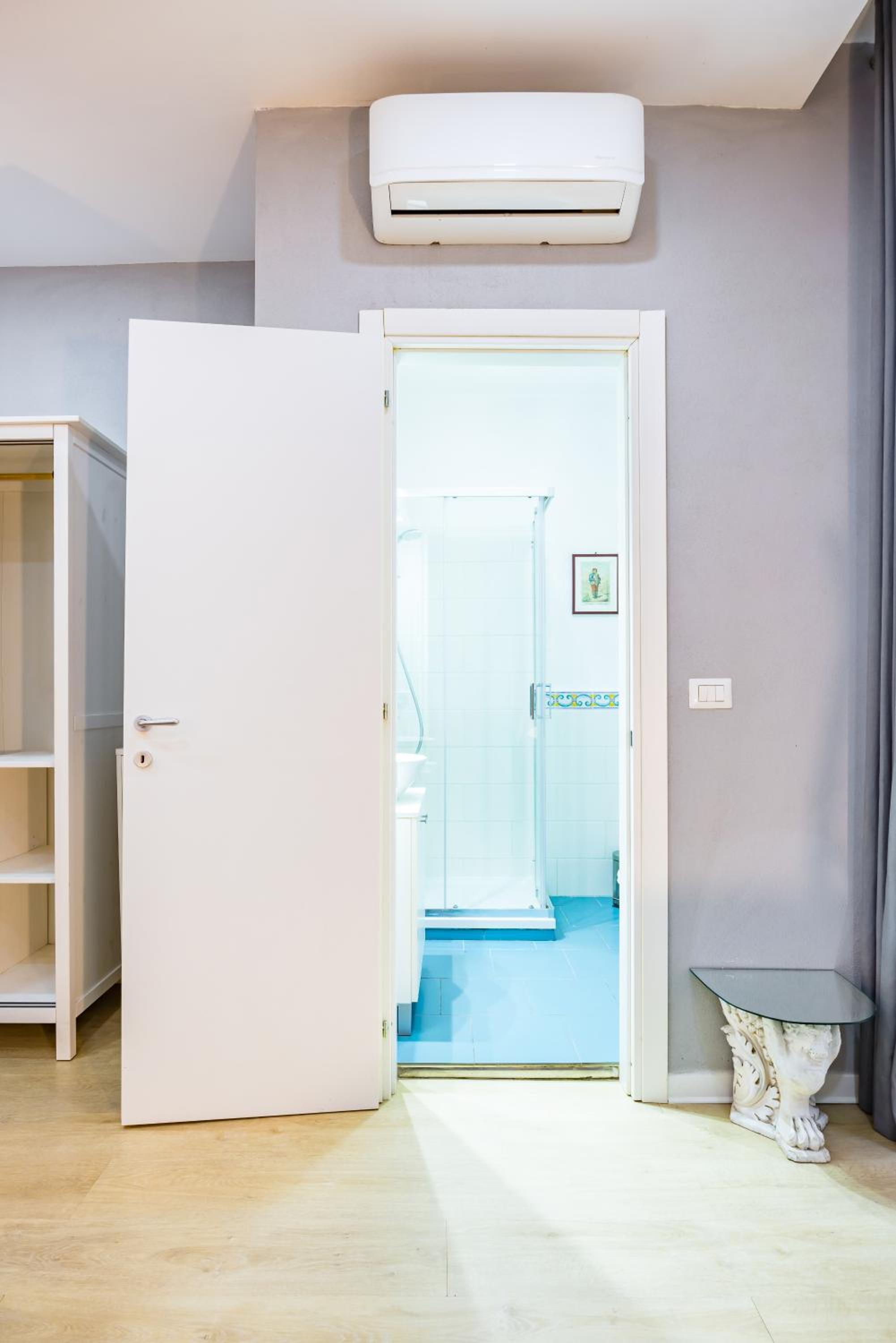 O Panaro Lucky Flat by NapoliApartments