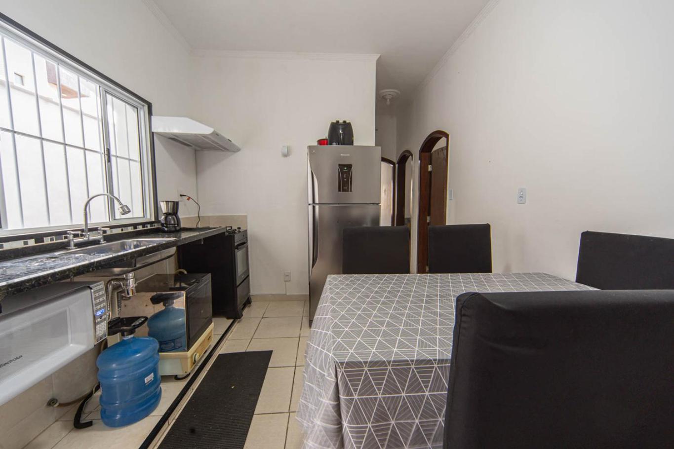 Casa com Piscina e Churrasqueira a 220 m da Praia