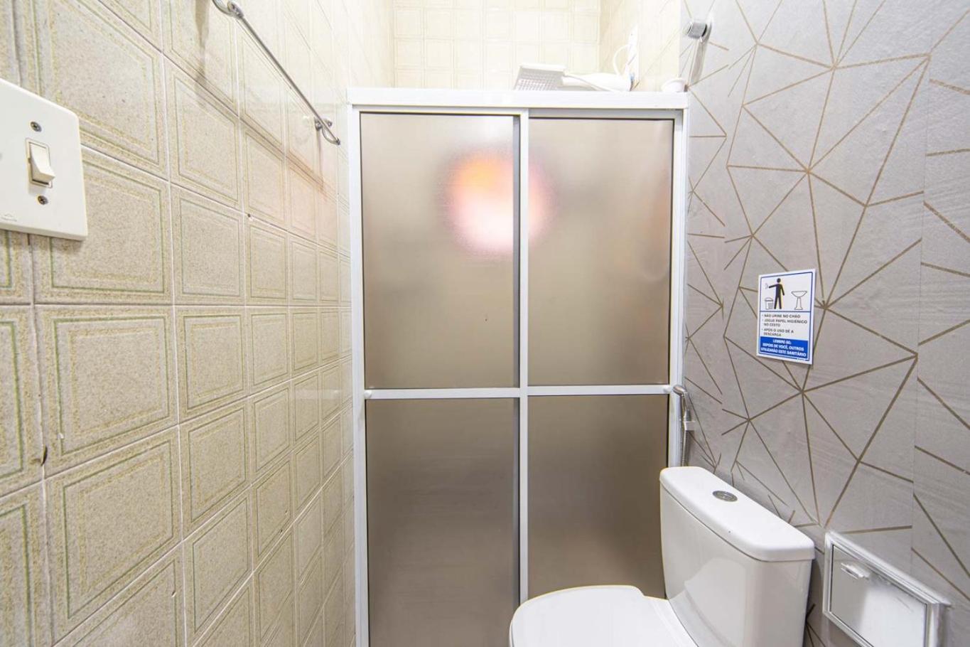 Casa com Piscina e Churrasqueira a 220 m da Praia