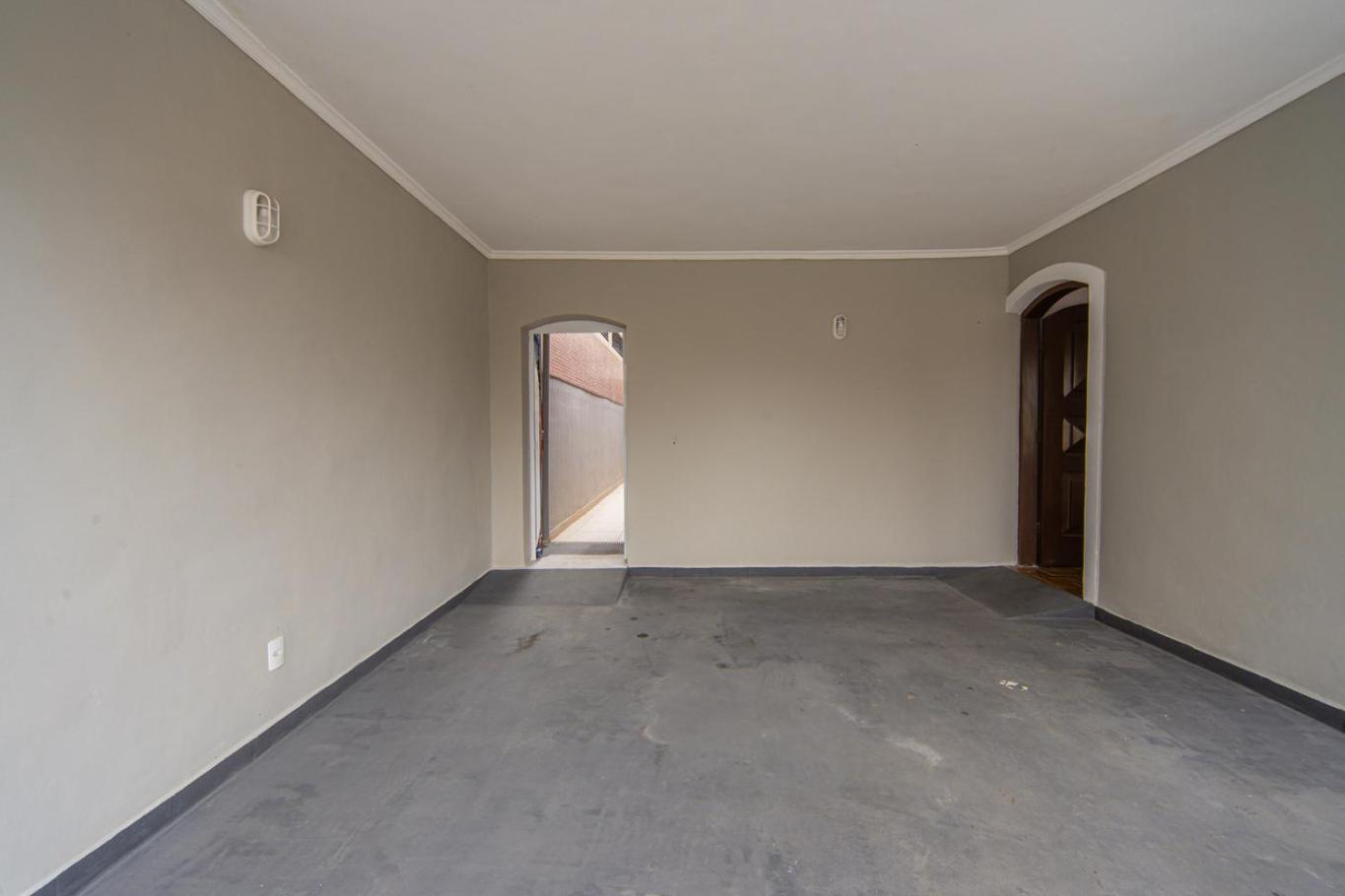 Casa com Piscina e Churrasqueira a 220 m da Praia