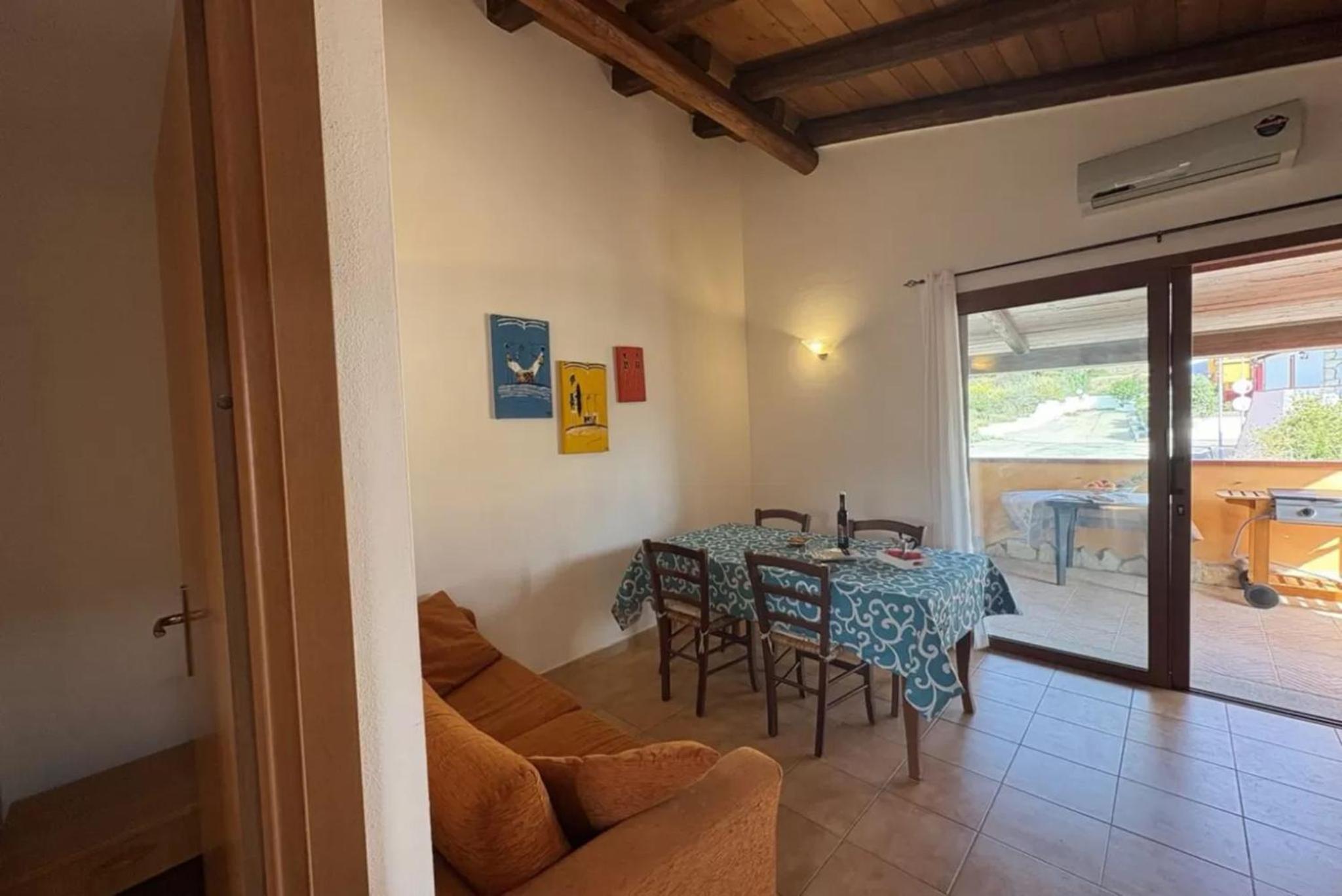 Relaxing flat with shared pool in Viddalba