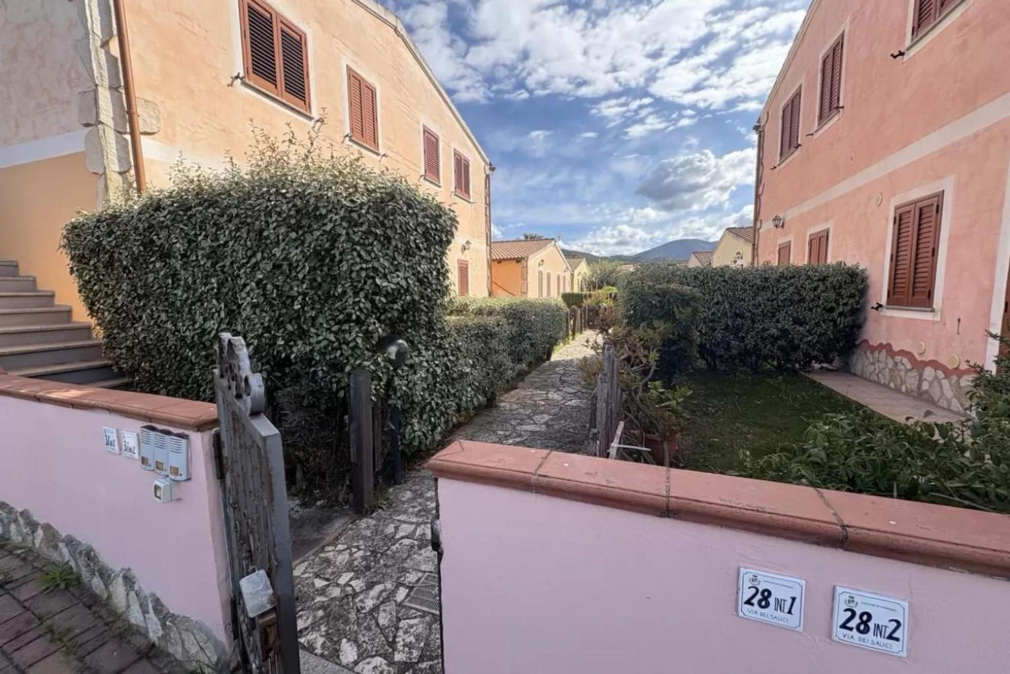 Relaxing flat with shared pool in Viddalba