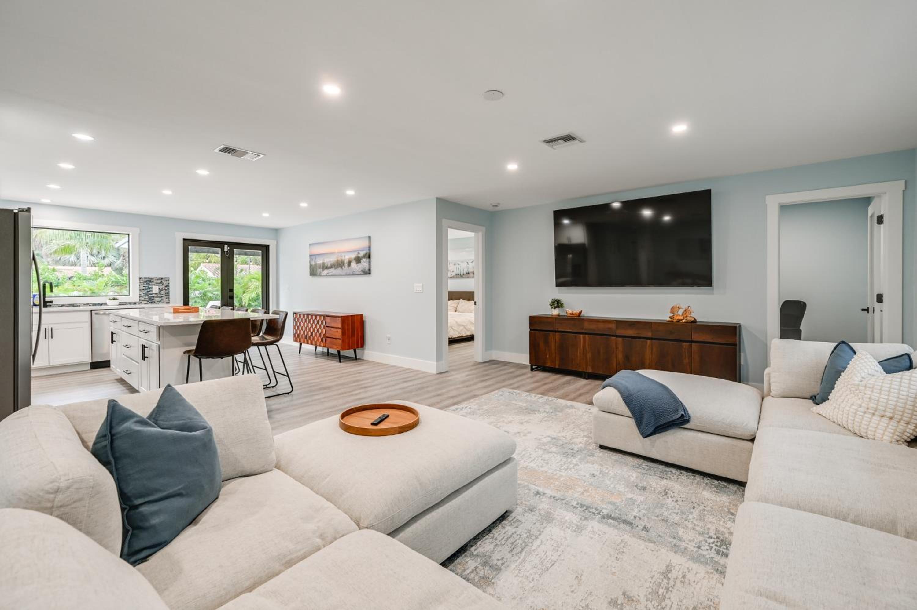 2 Mi to Beach Park Luxe Bonita Springs Getaway