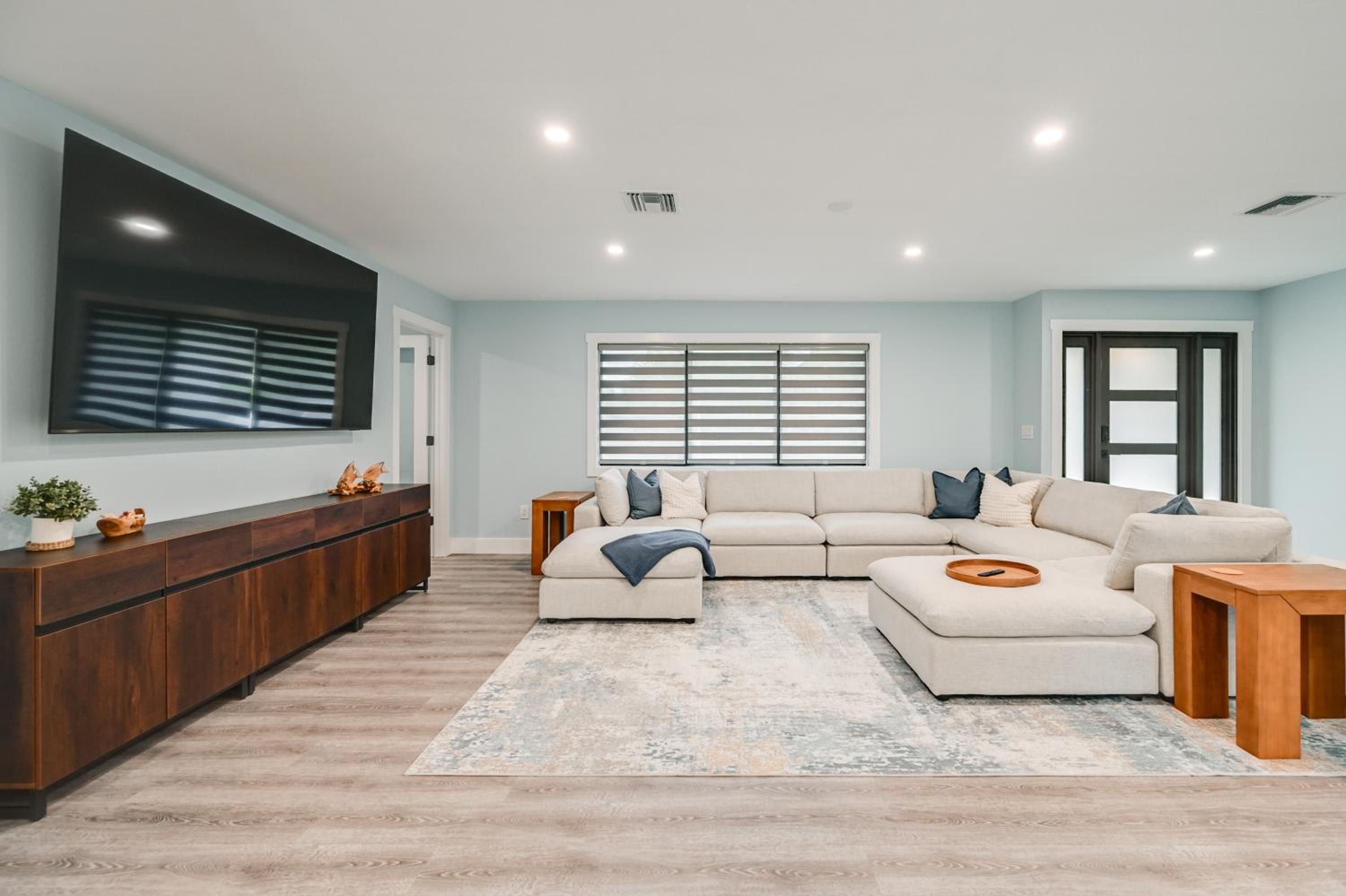 2 Mi to Beach Park Luxe Bonita Springs Getaway