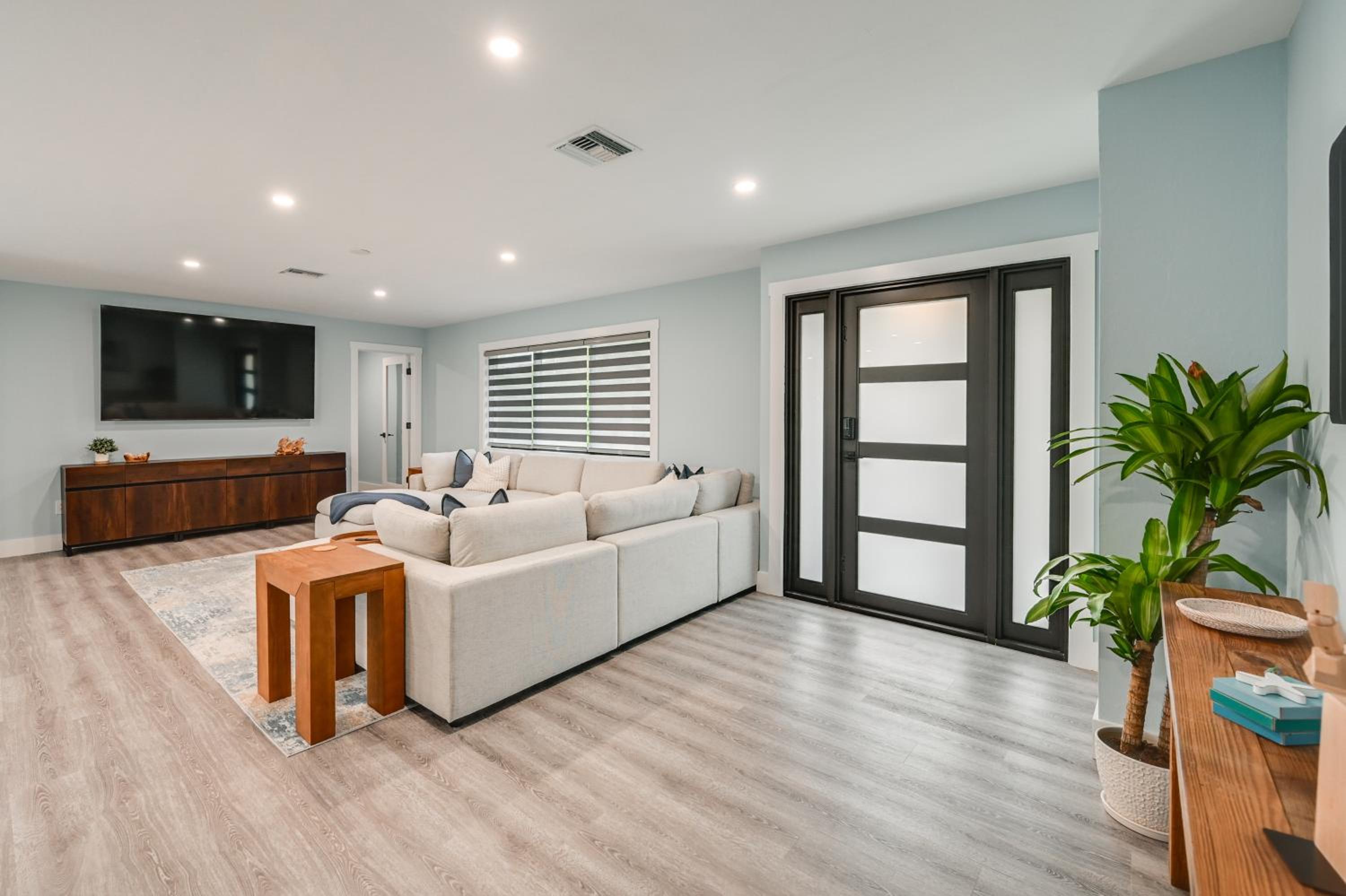 2 Mi to Beach Park Luxe Bonita Springs Getaway