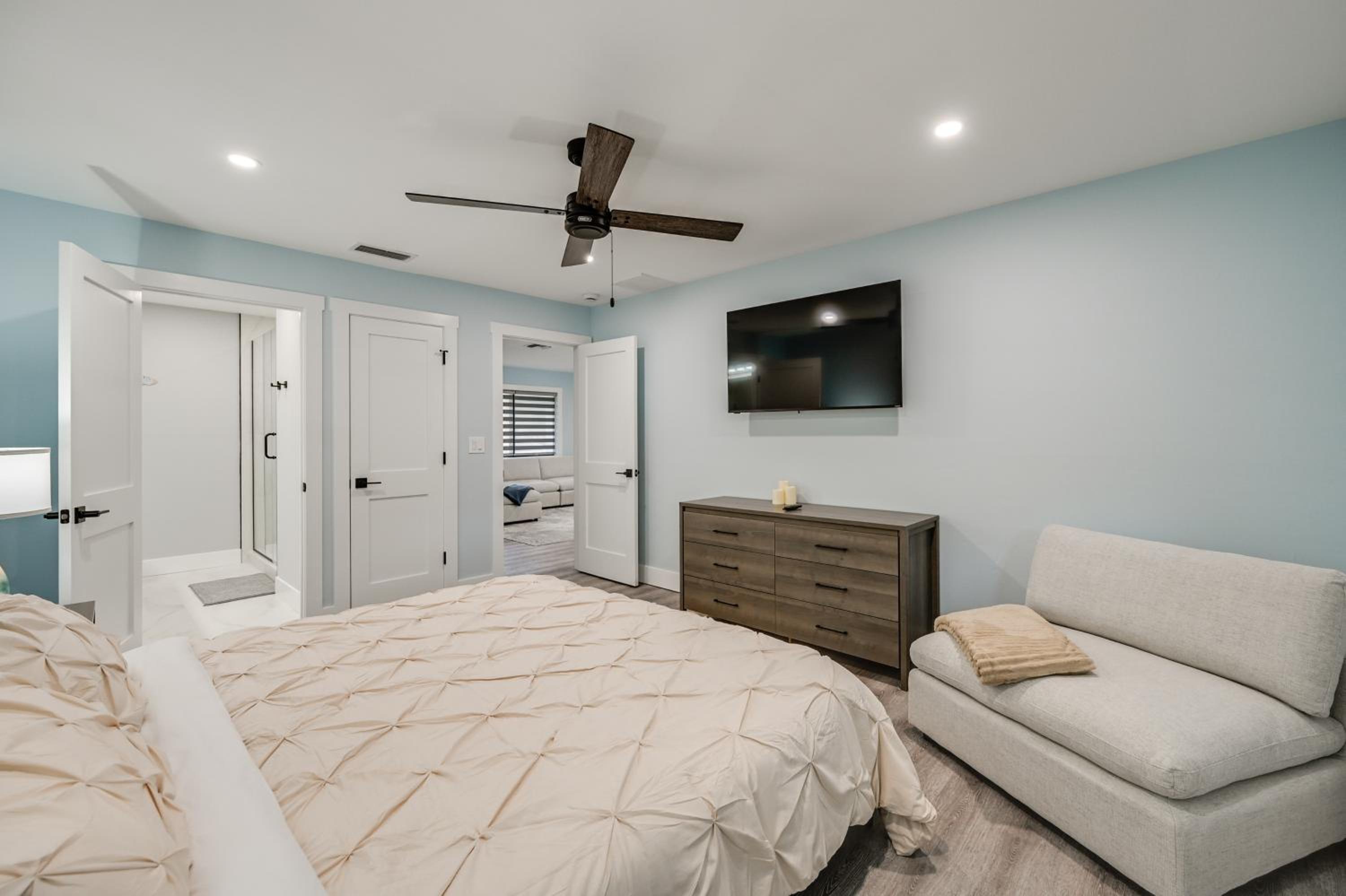 2 Mi to Beach Park Luxe Bonita Springs Getaway