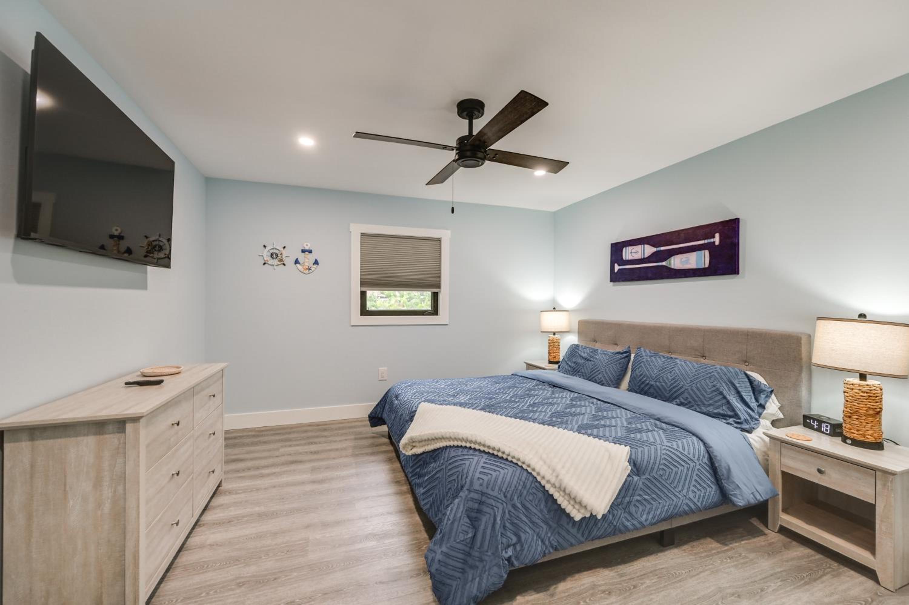 2 Mi to Beach Park Luxe Bonita Springs Getaway