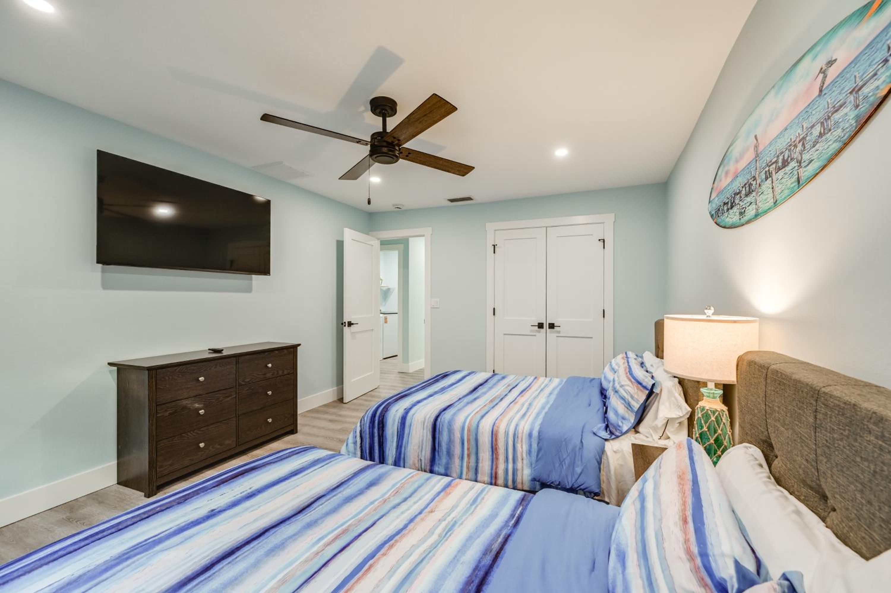 2 Mi to Beach Park Luxe Bonita Springs Getaway