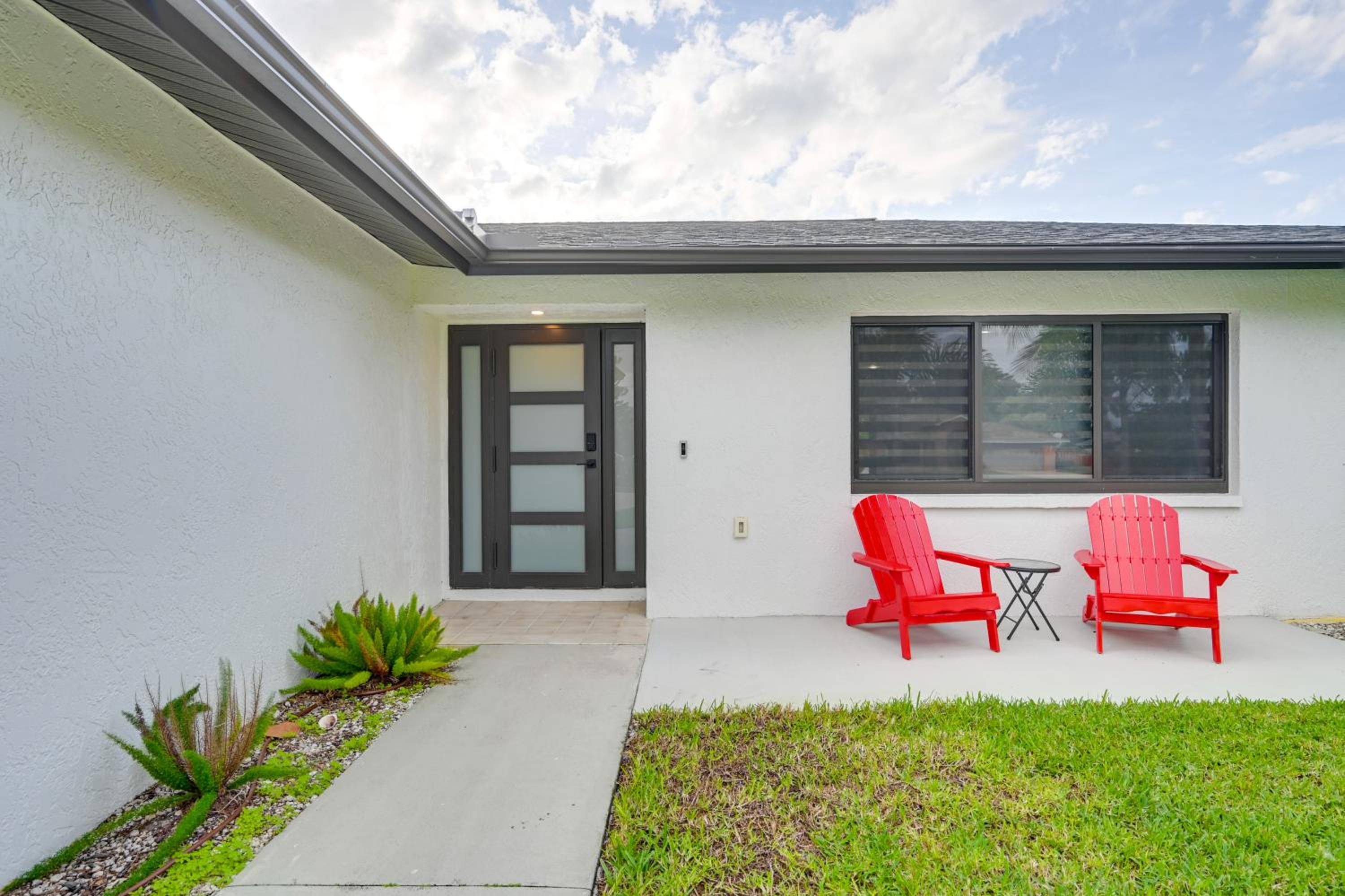 2 Mi to Beach Park Luxe Bonita Springs Getaway