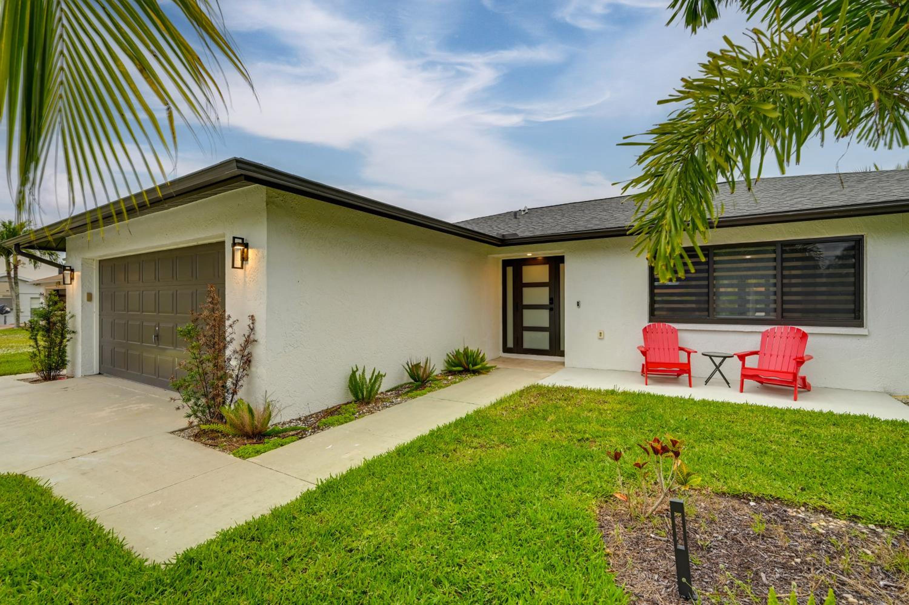 2 Mi to Beach Park Luxe Bonita Springs Getaway